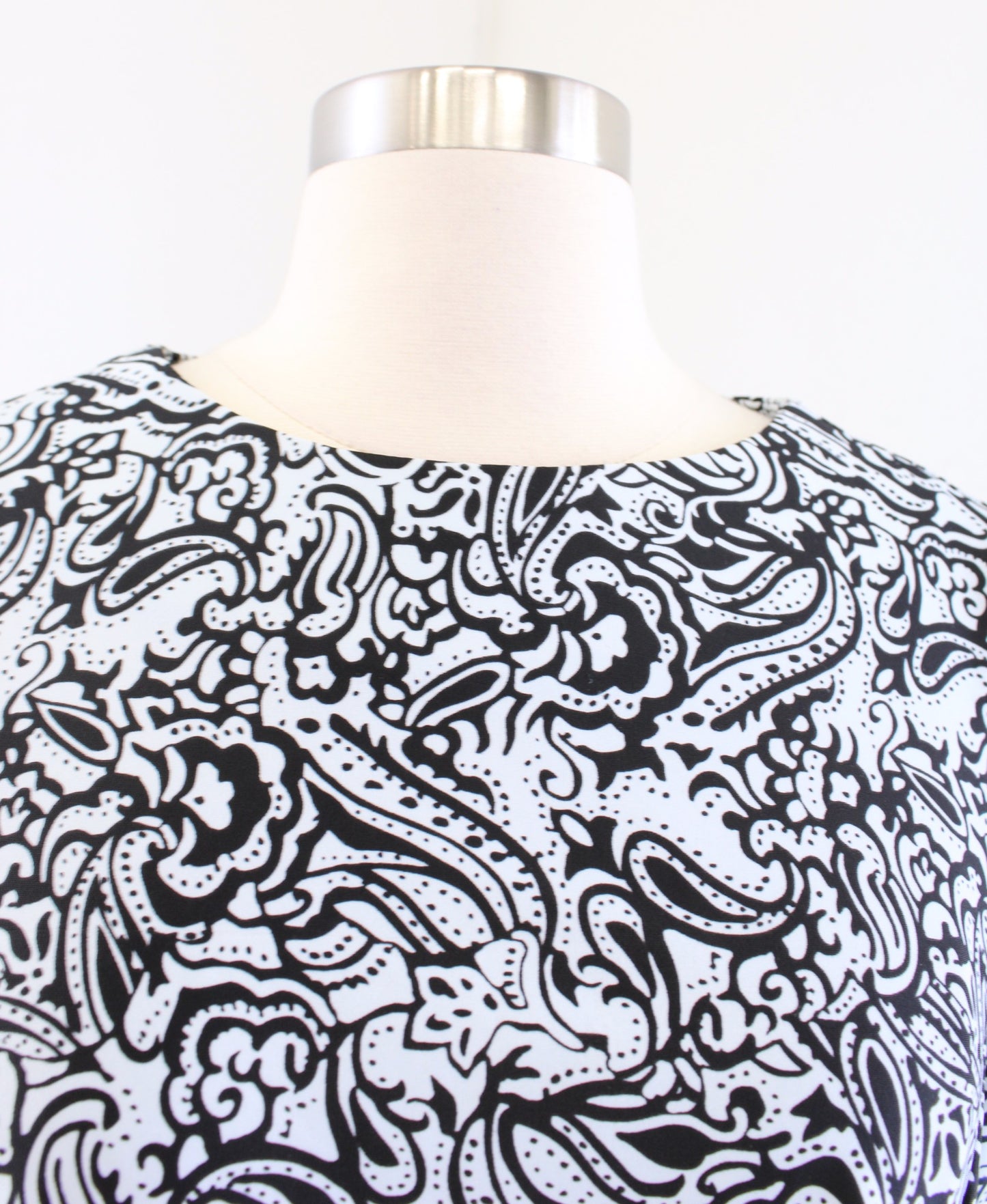 Jude Connally Pale Ice Blue Black Paisley Print 3/4 Sleeve Dress Size S