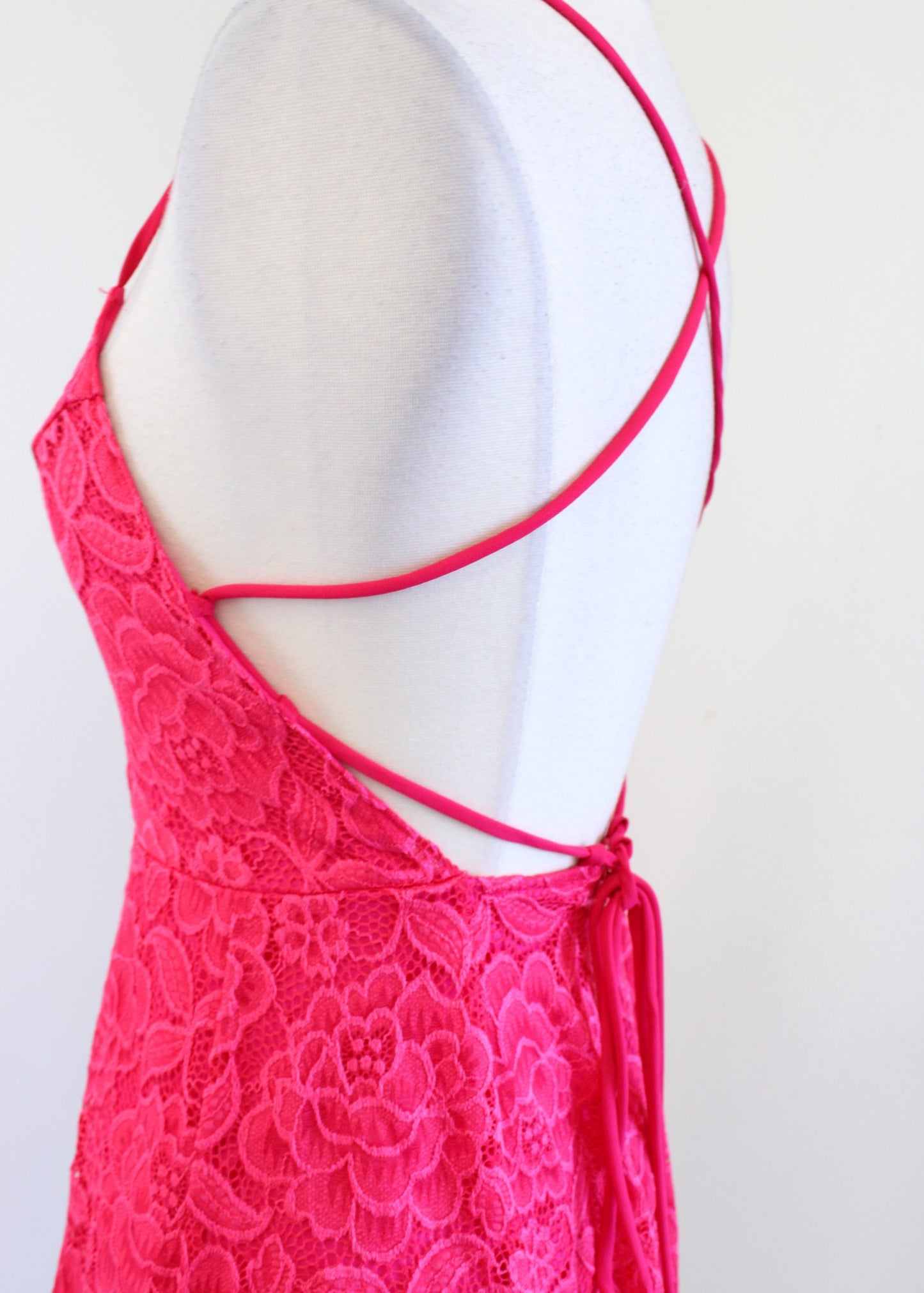 Show Me Your Mumu Victoria Pink Floral Lace Strappy Back Mini Dress Size XS