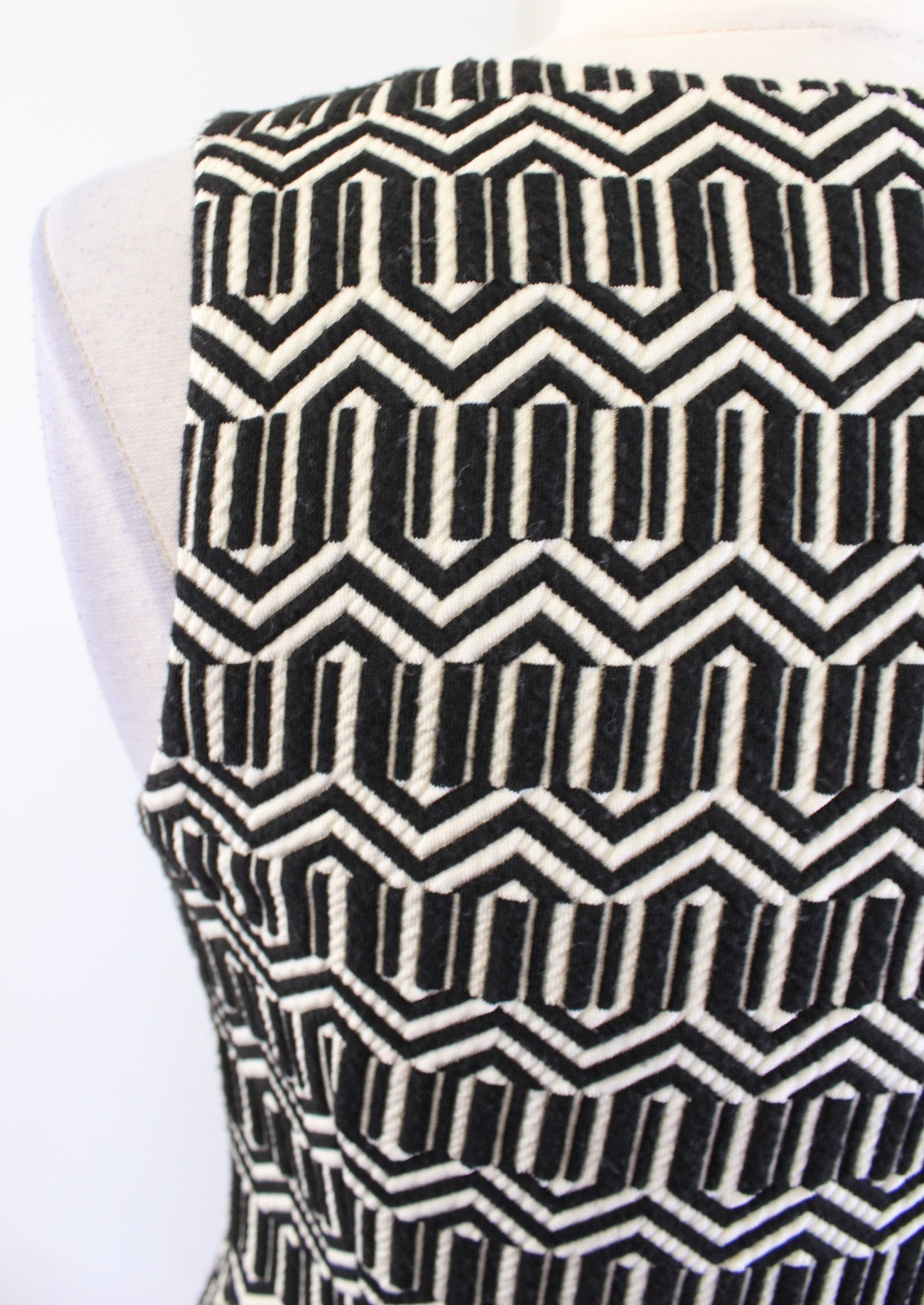 Leifsdottir Anthropologie Tonnelle Black Geometric Textured Zip Front Dress Sz 2