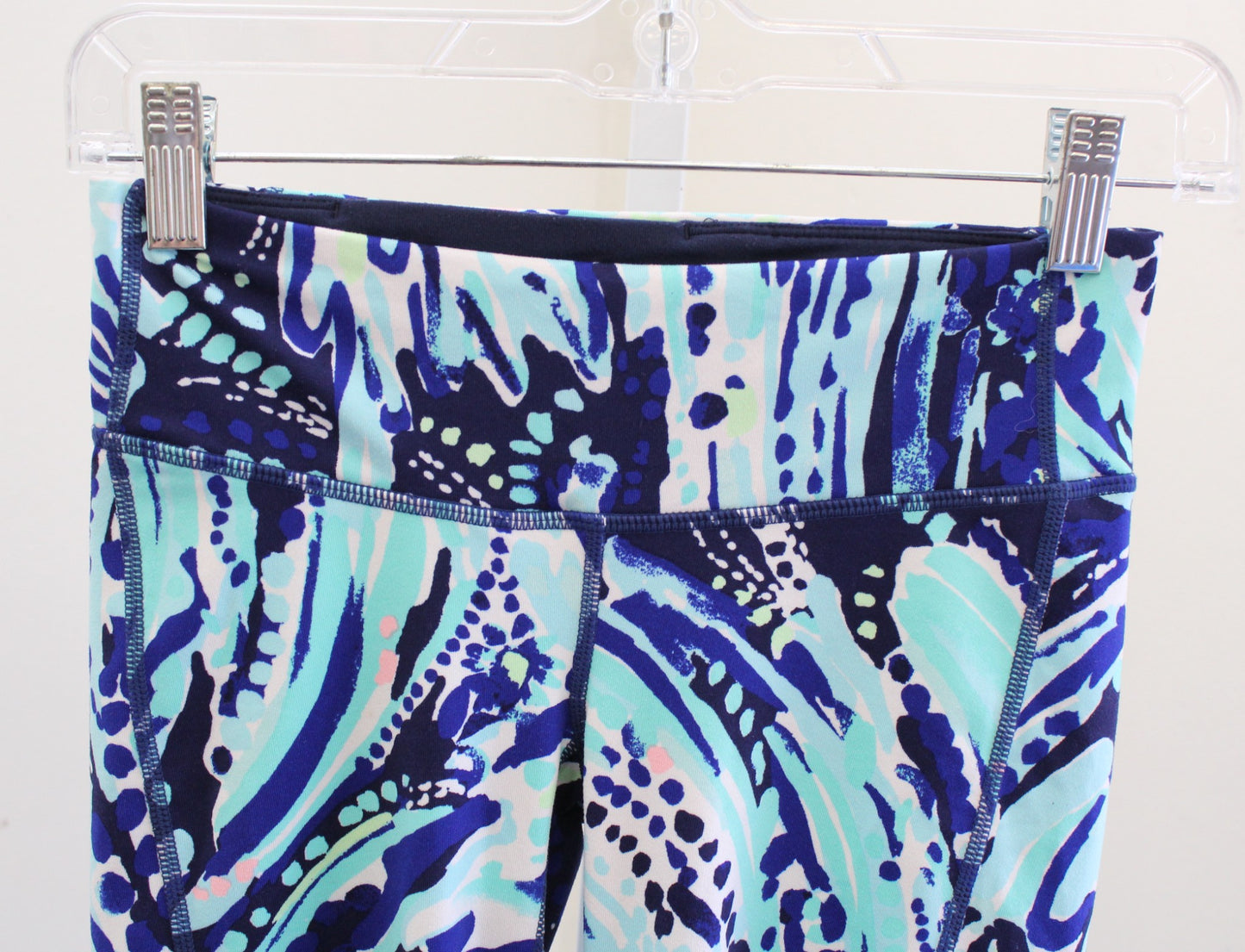 Lilly Pulitzer Luxletic Weekender Cropped Leggings Crash The Bash Navy Size XS