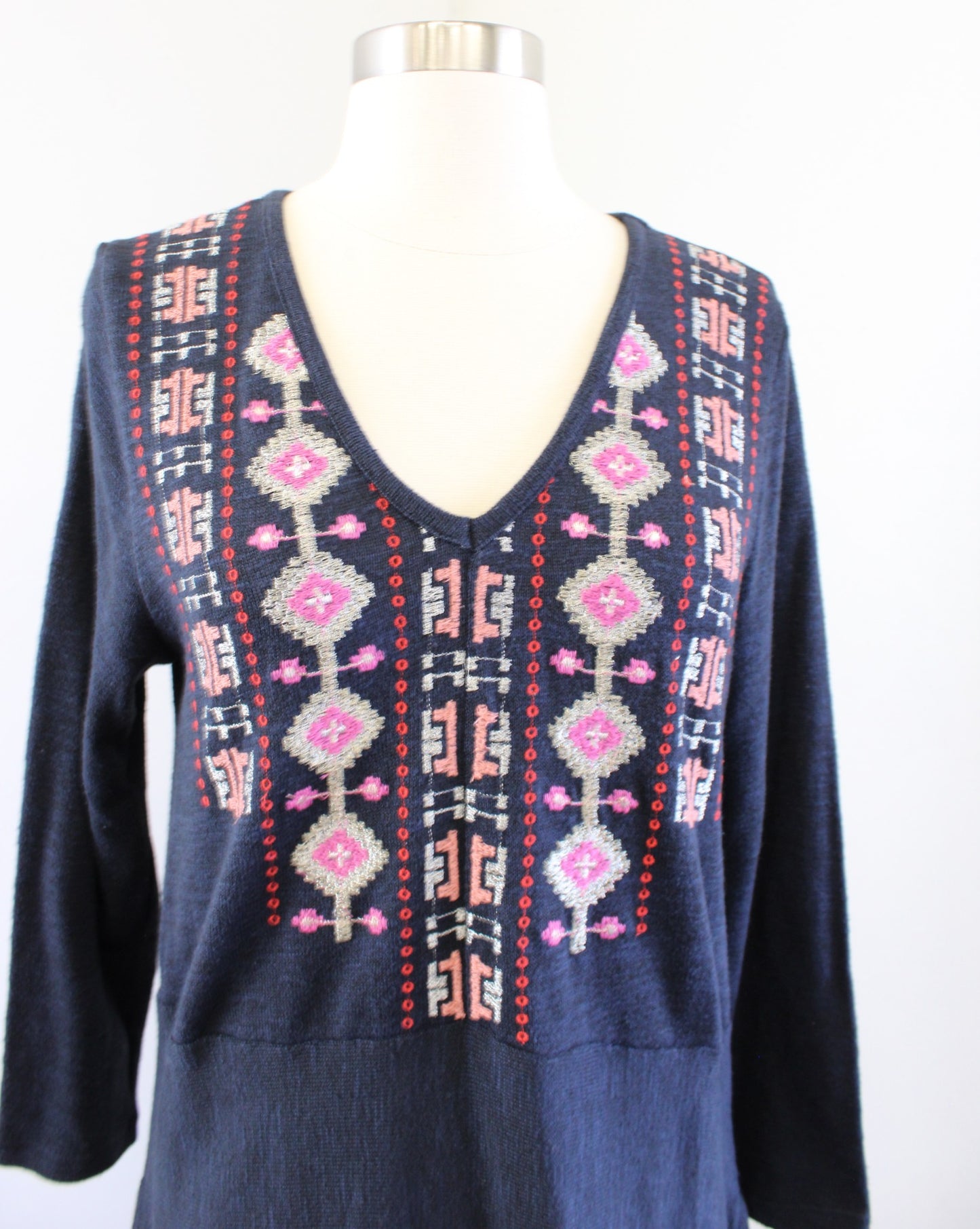 NWT Akemi + Kin Anthropologie Navy Blue Embroidered Split Hi Lo Knit Tunic Sz M