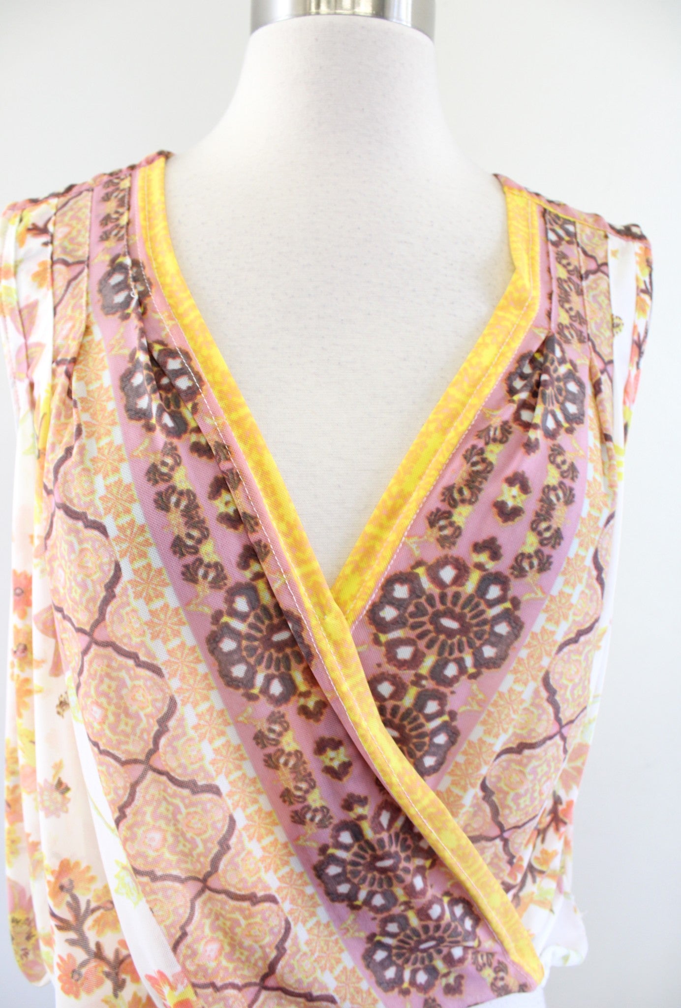 Free People Mesh Floral Print Havana Muscle Tank Hi Lo Sz XS Draped White Yellow