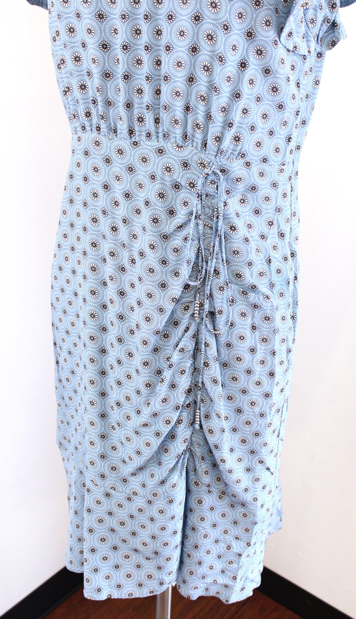 Elie Tahari Isabella Blue Silk Floral Mock Neck Ruched Sheath Dress Size 8
