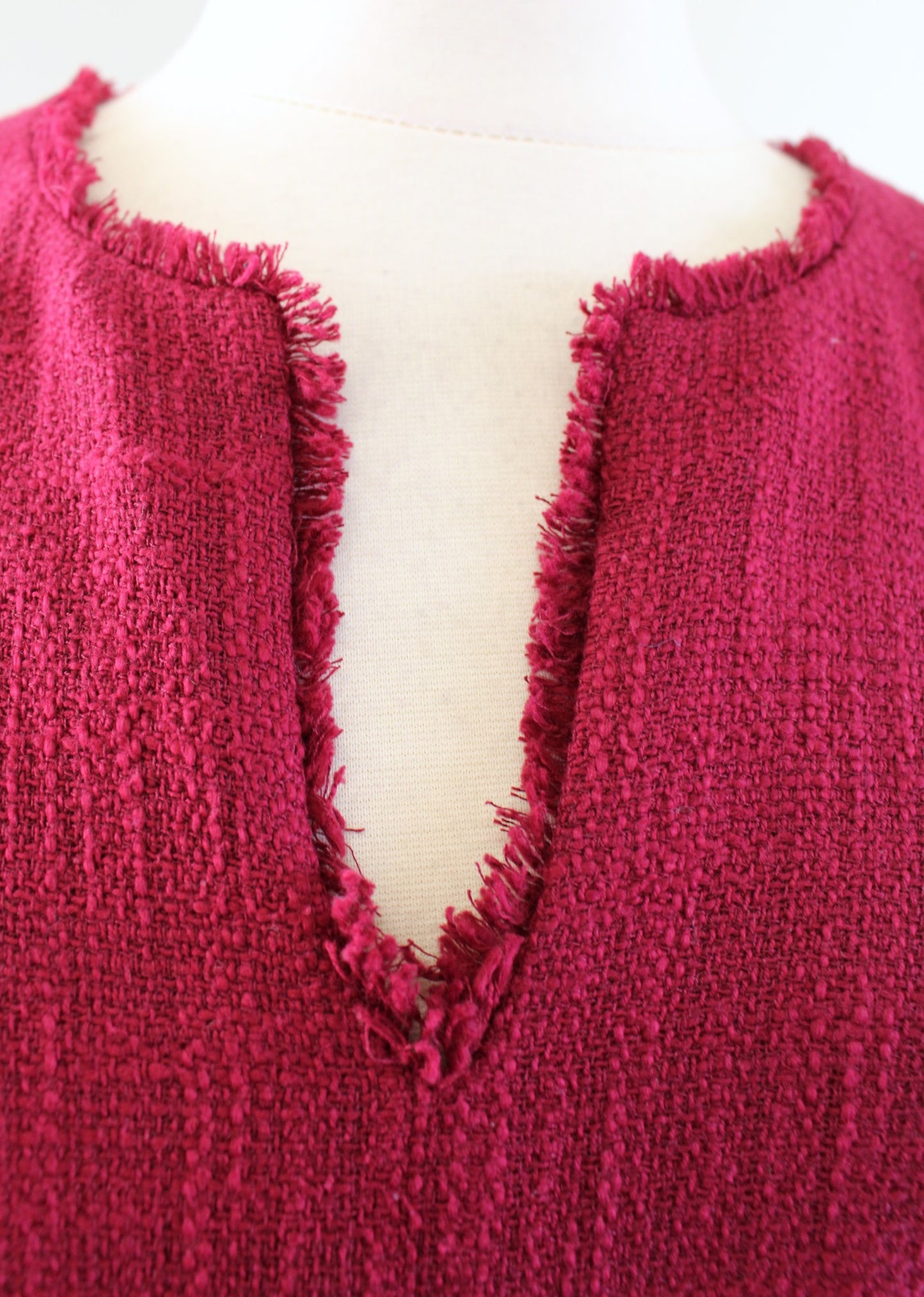 Karl Lagerfeld Wine Red Tweed Fringe Trim Ruffle Flounce Hem Sheath Dress Size 8