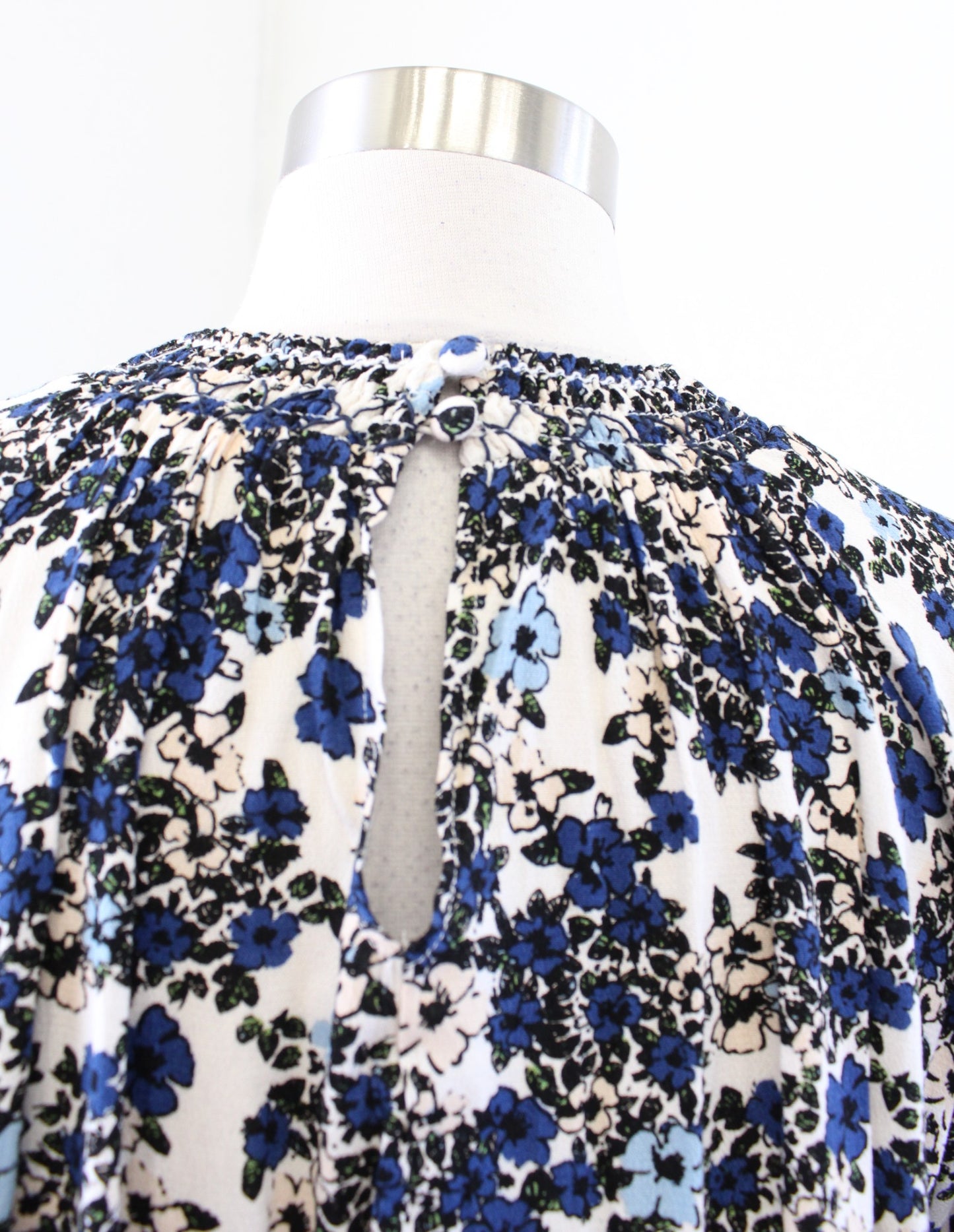 Free People Flowers in Her Hair Floral Smocked Tunic Top Blouse Sz S Cream Blue