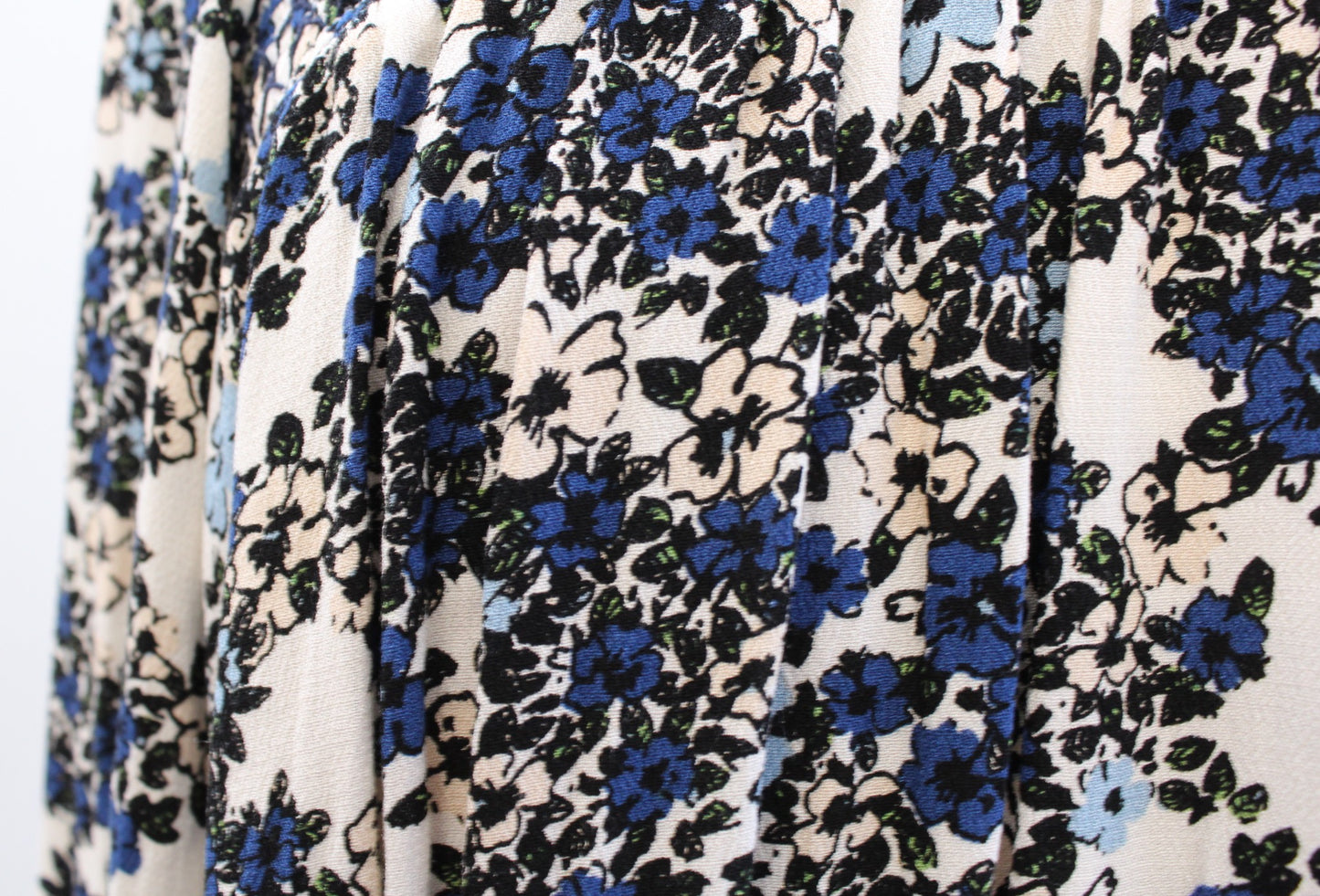 Free People Flowers in Her Hair Floral Smocked Tunic Top Blouse Sz S Cream Blue