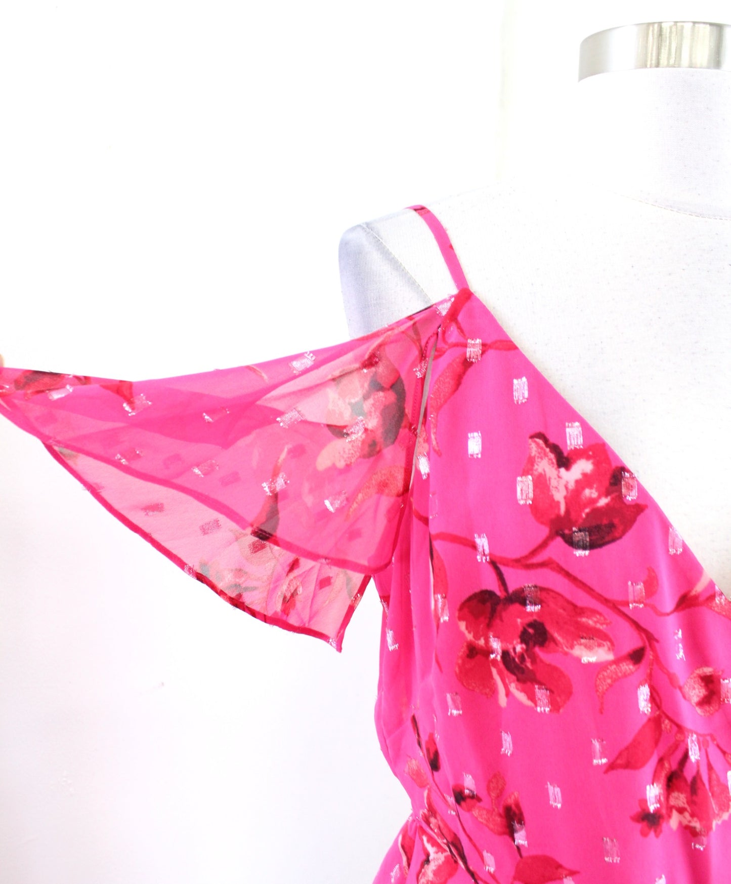 NWT White House Black Market Pink Metallic Floral Cold Shoulder Dress Size 6