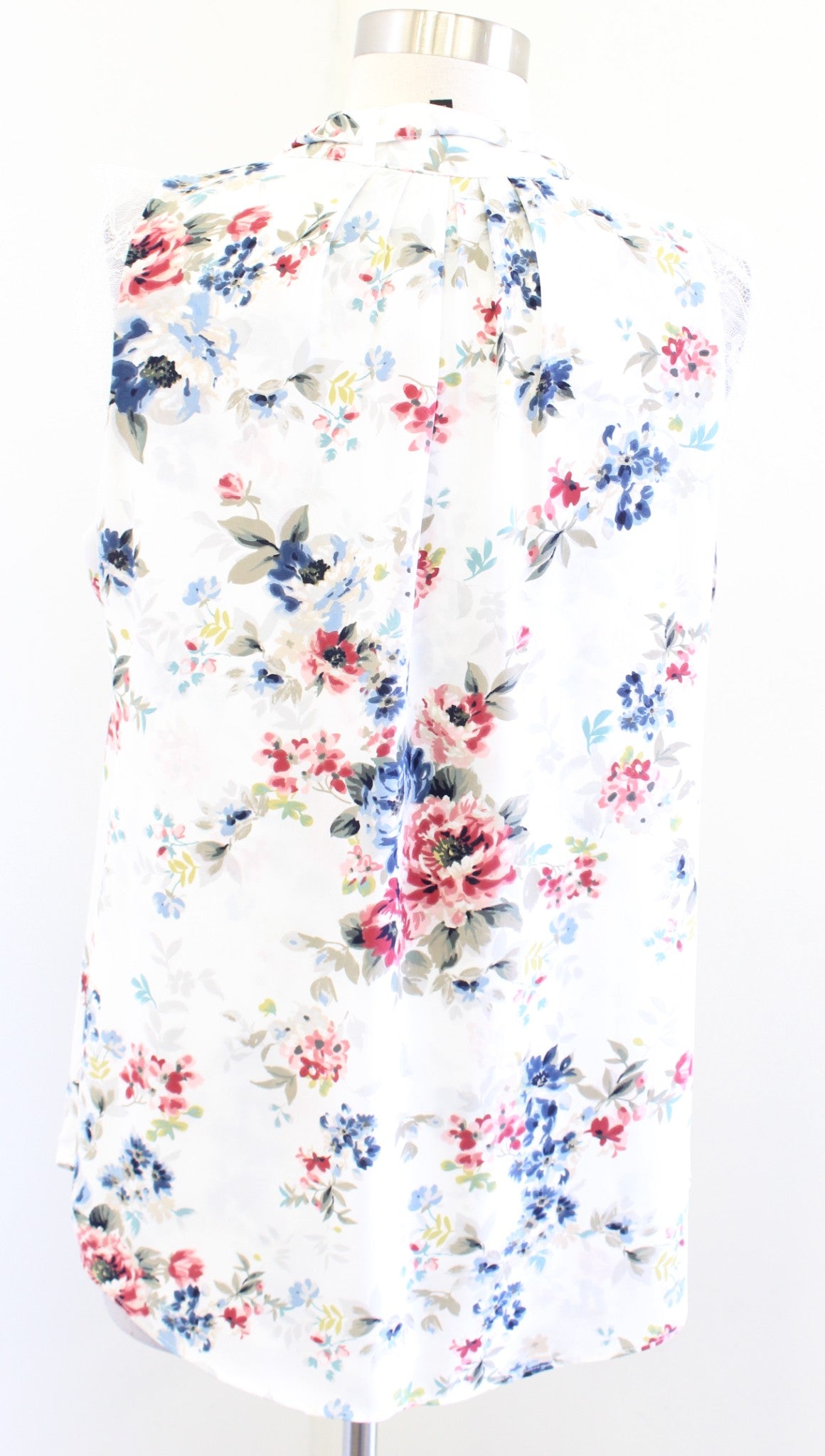 White House Black Market Floral Ruffle Tie Neck Lace Trim Shell Top Blouse Sz M