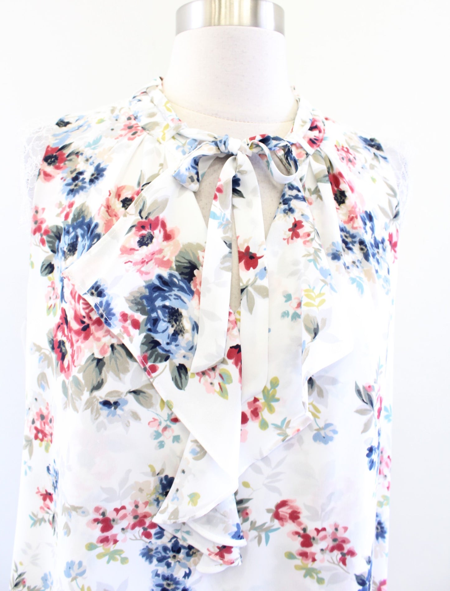White House Black Market Floral Ruffle Tie Neck Lace Trim Shell Top Blouse Sz M