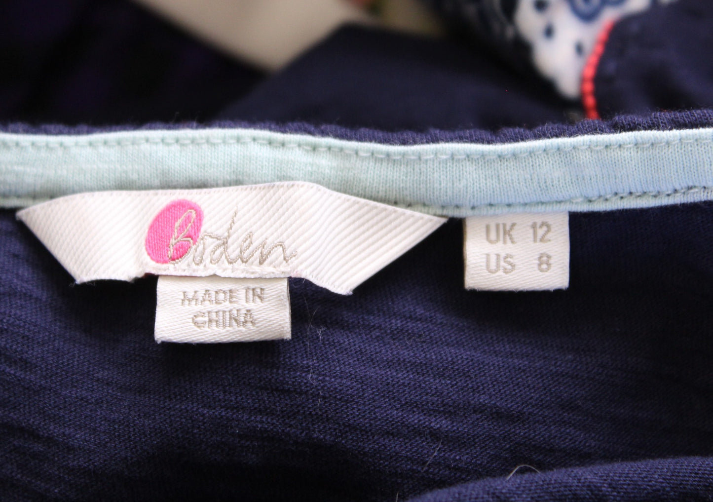 Boden Navy Blue Split Neck Embroidered Shell Tank Top Blouse Size US 8 Geometric