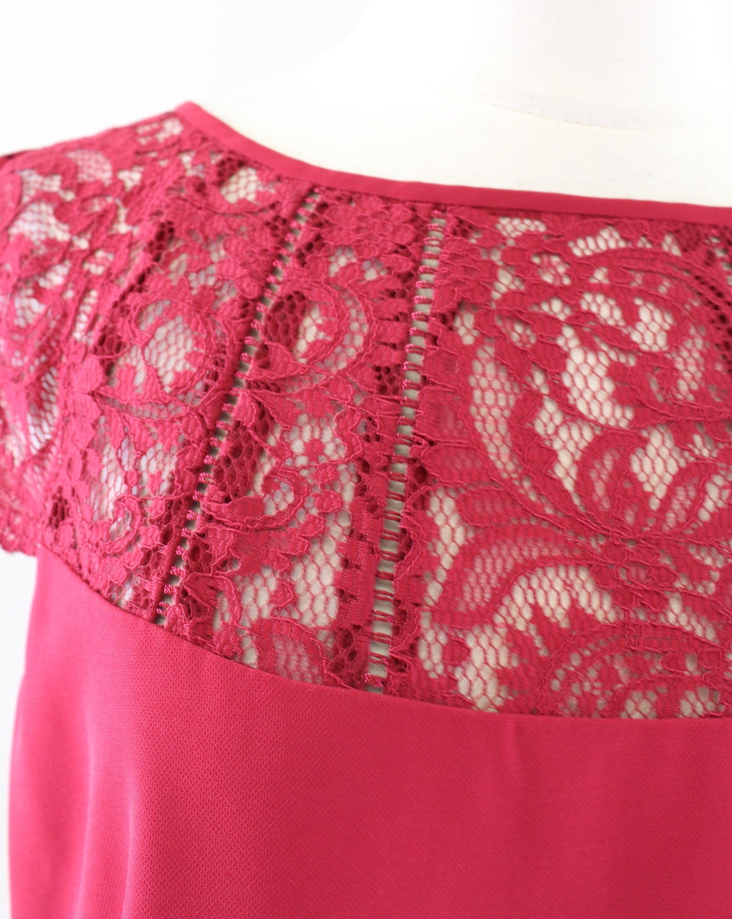 White House Black Market Red Lace Neckline Cap Sleeve Shift Dress Cocktail Sz 12