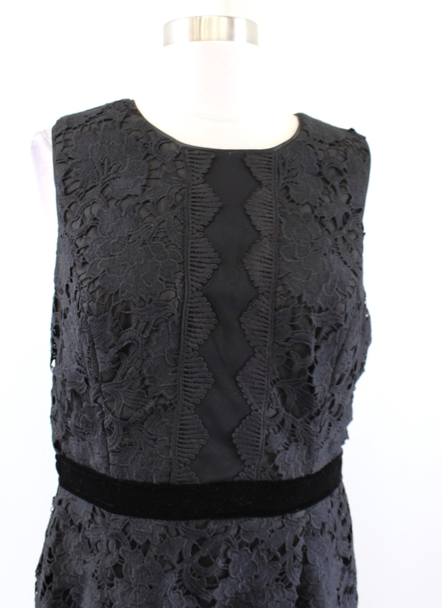 White House Black Market Black Lace Velvet Trim Sheath Dress Size 10 Sleeveless
