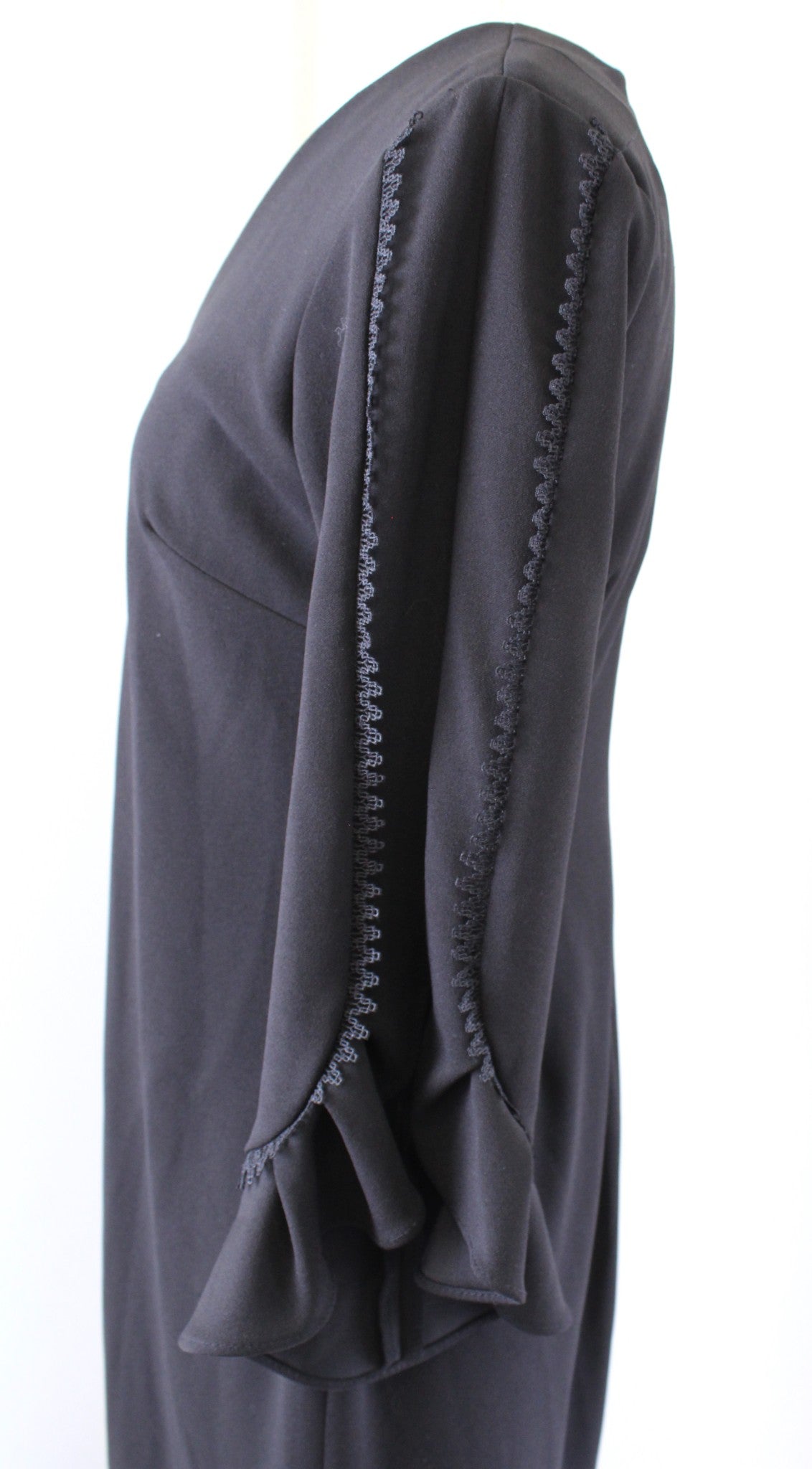 Calvin Klein Solid Black Ruffle Sleeve Lace Trim V Neck Sheath Dress Size 4
