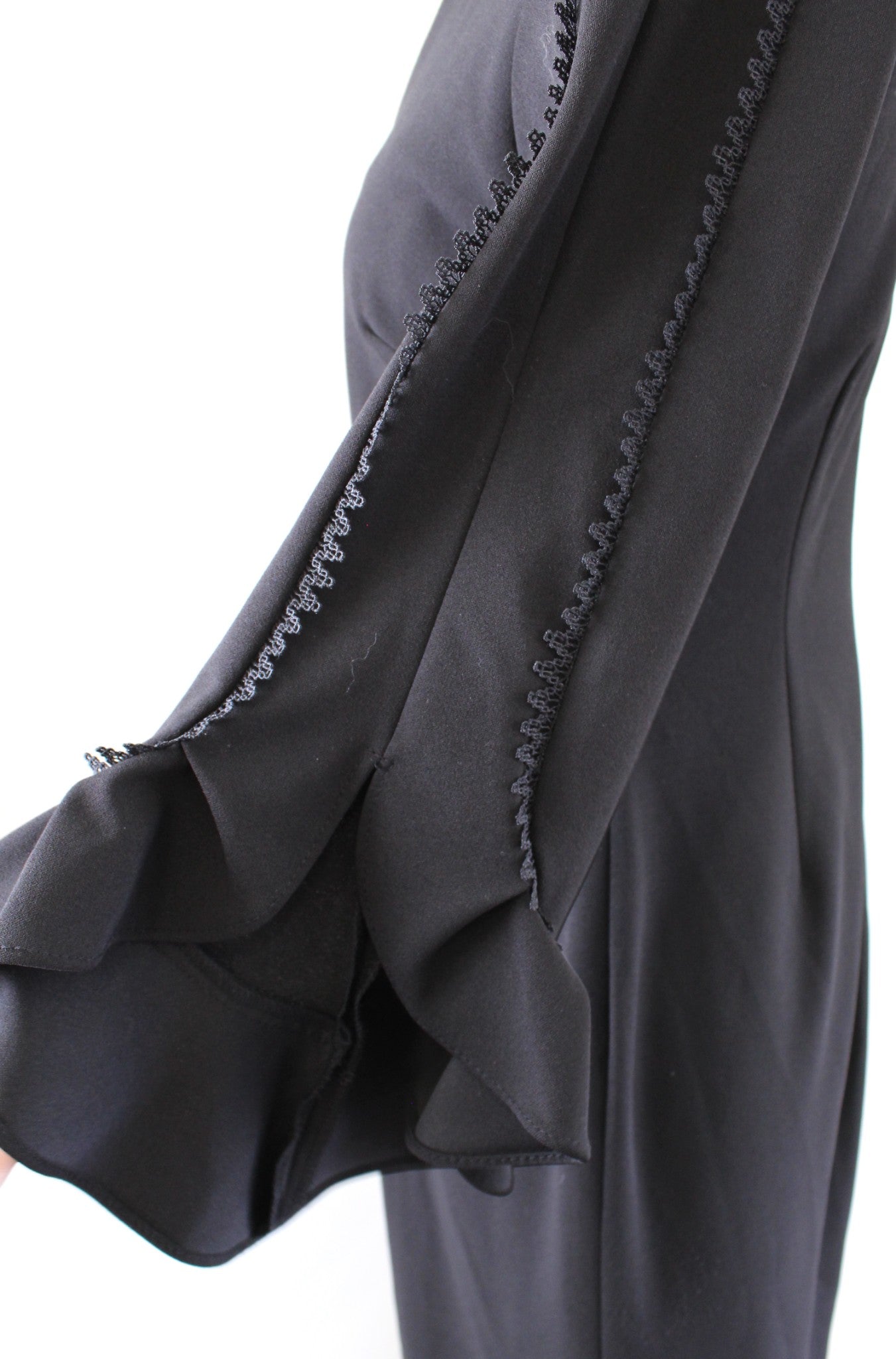 Calvin Klein Solid Black Ruffle Sleeve Lace Trim V Neck Sheath Dress Size 4