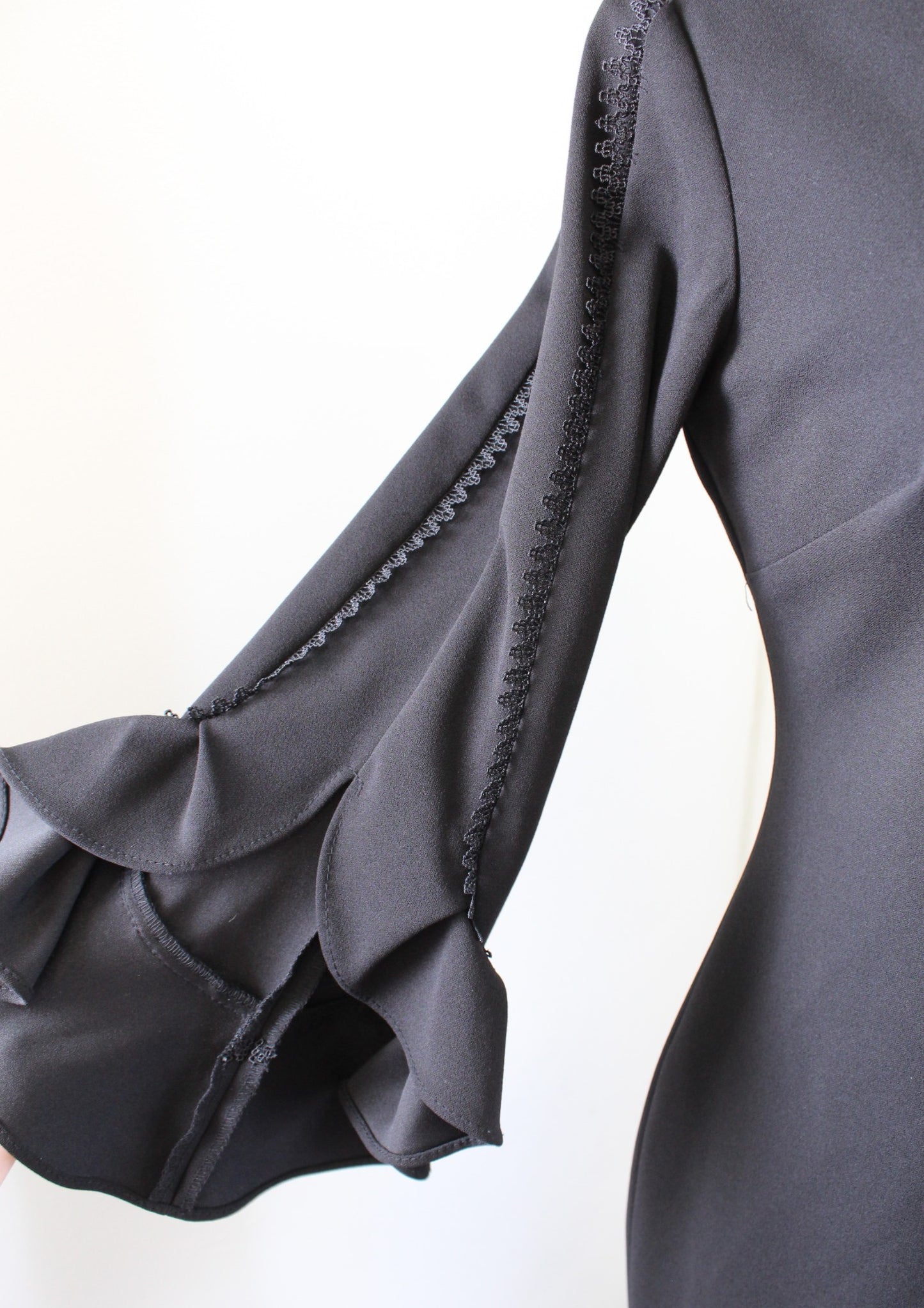 Calvin Klein Solid Black Ruffle Sleeve Lace Trim V Neck Sheath Dress Size 4