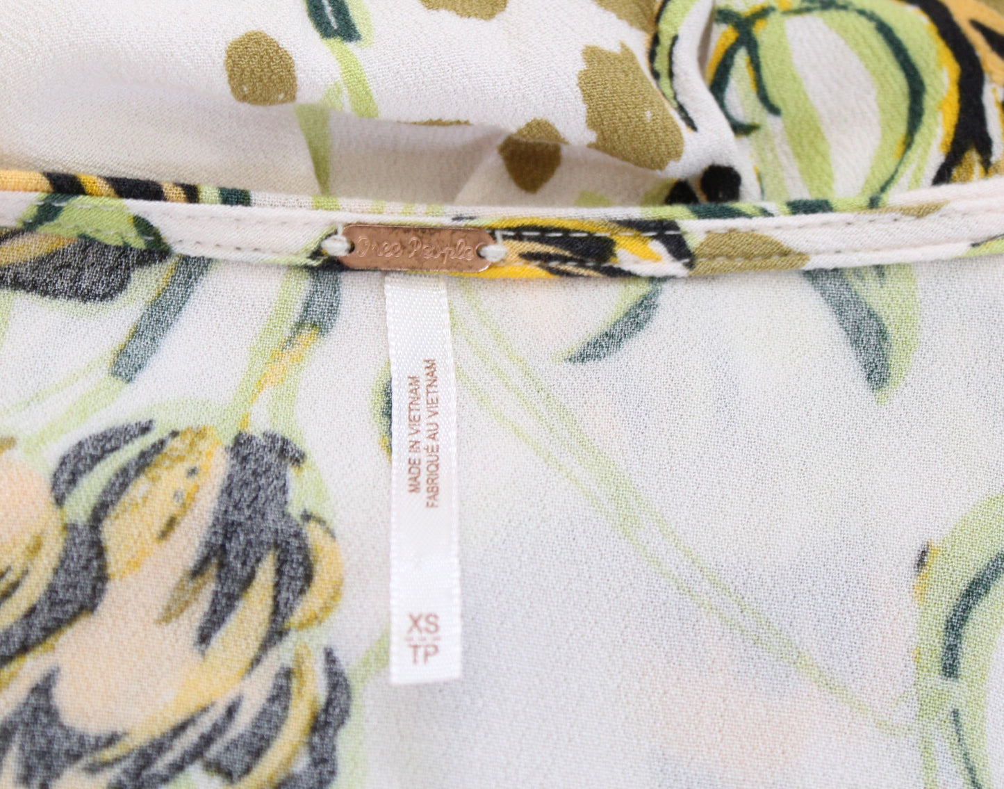 Free People Bella Cream Floral V Neck Long Sleeve Tunic Top Blouse Size XS Boho