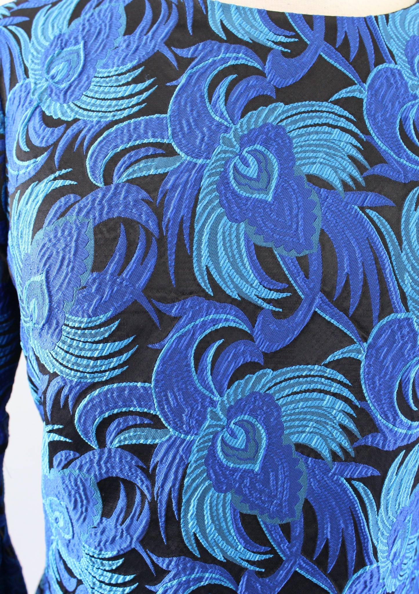 Belle Badgley Mischka Blue Peacock Feather Jacquard Bell Sleeve Cocktail Dress 2