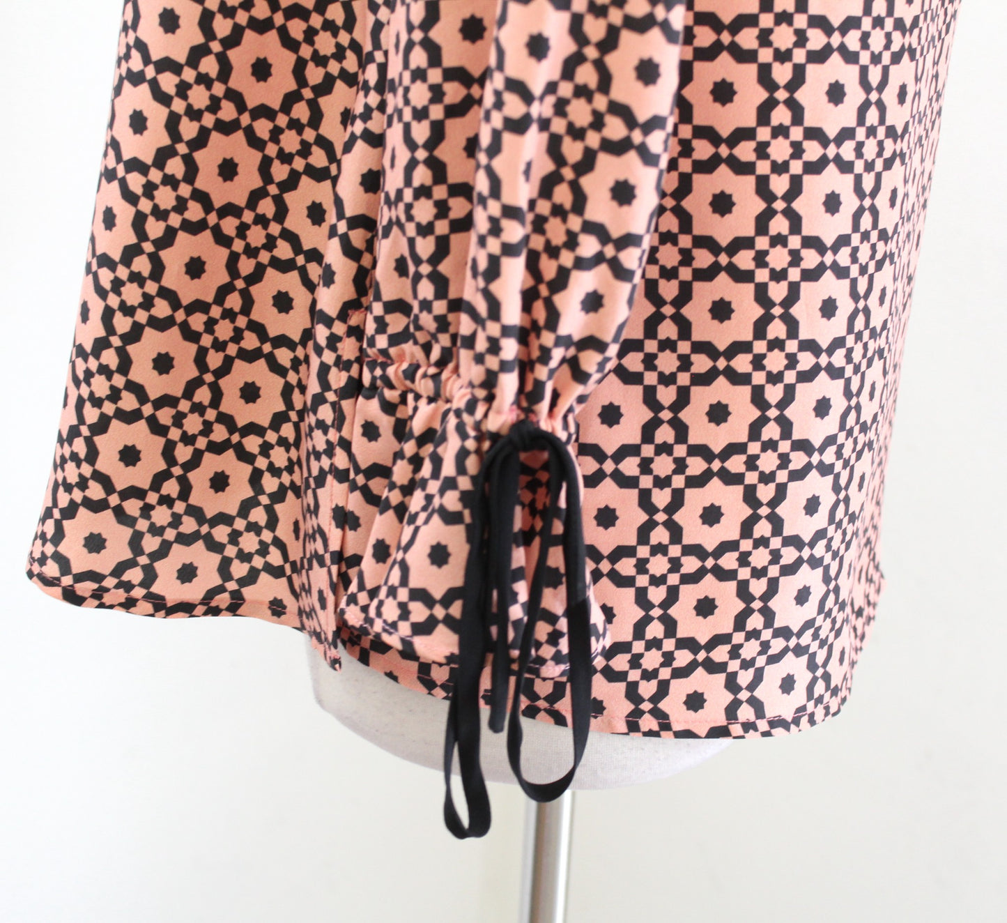 Derek Lam 10 Crosby Silk Striped Geometric Print Top Blouse Size 2 Peach Black