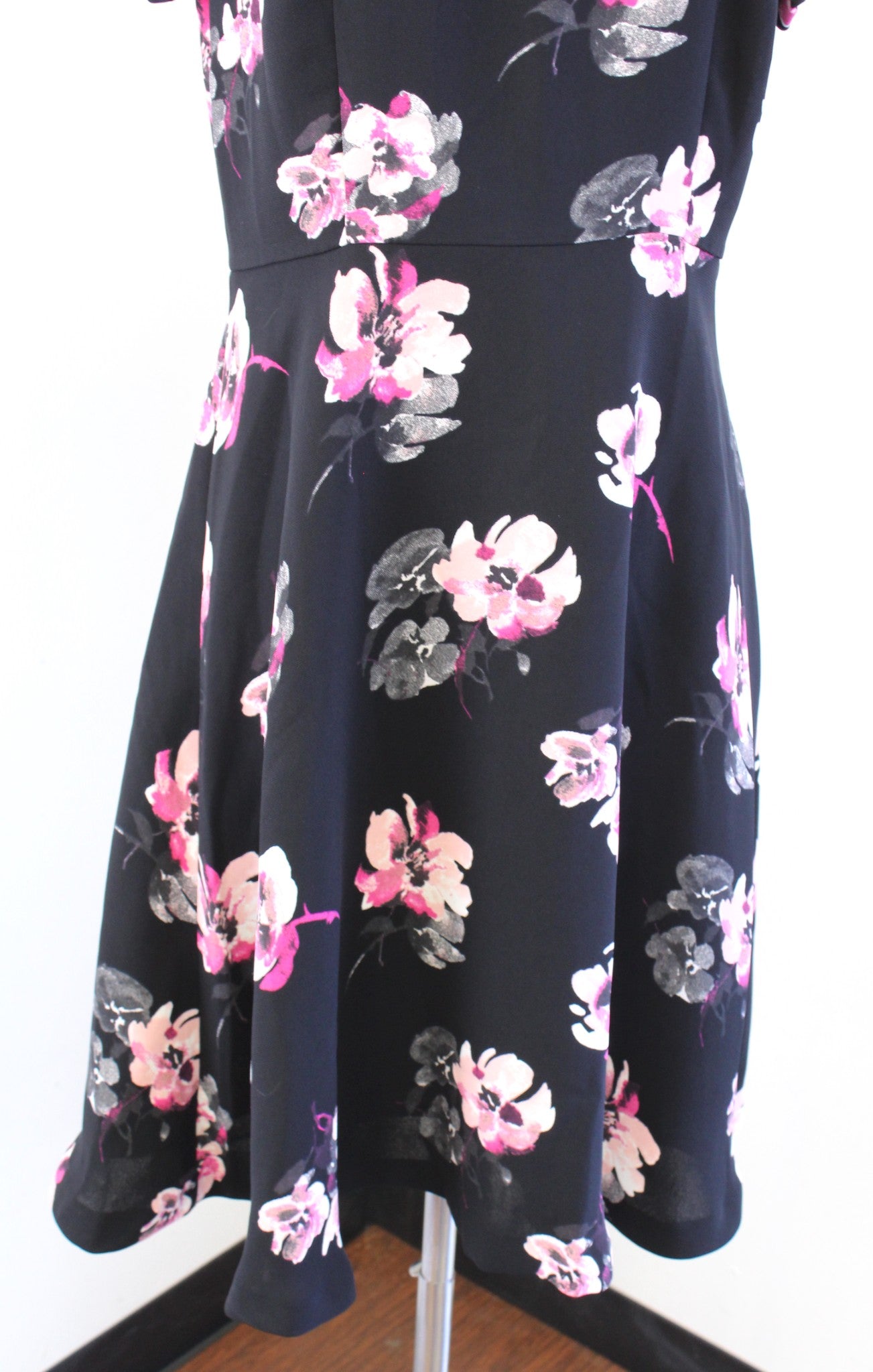 NWT Talbots Black Pink Floral Print Fit and Flare Short Sleeve Dress Size 6