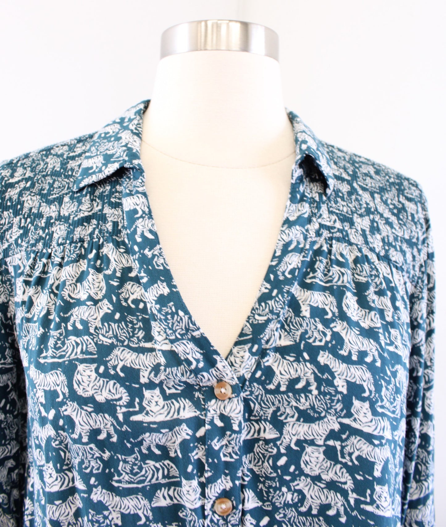 Maeve Anthropologie Emory Teal Tiger Print Button Front Blouse Top Size 2