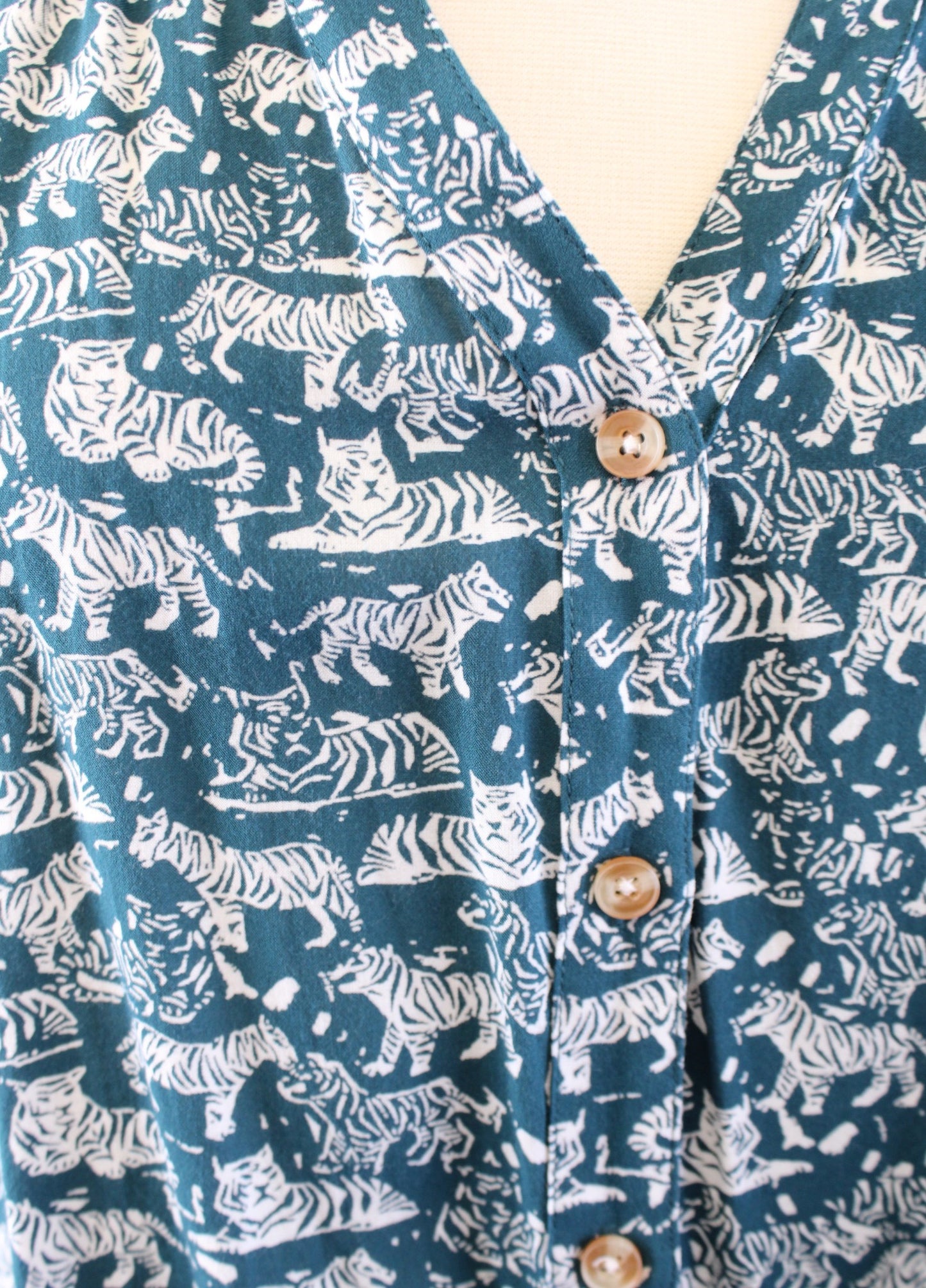 Maeve Anthropologie Emory Teal Tiger Print Button Front Blouse Top Size 2