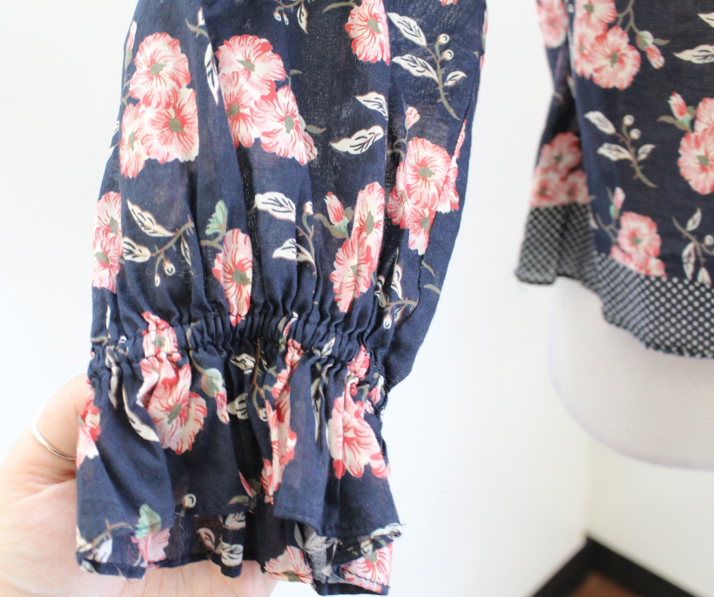 Rebecca Taylor La Vie Navy Blue Vintage Floral Polka Dot Peasant Top Blouse Sz S