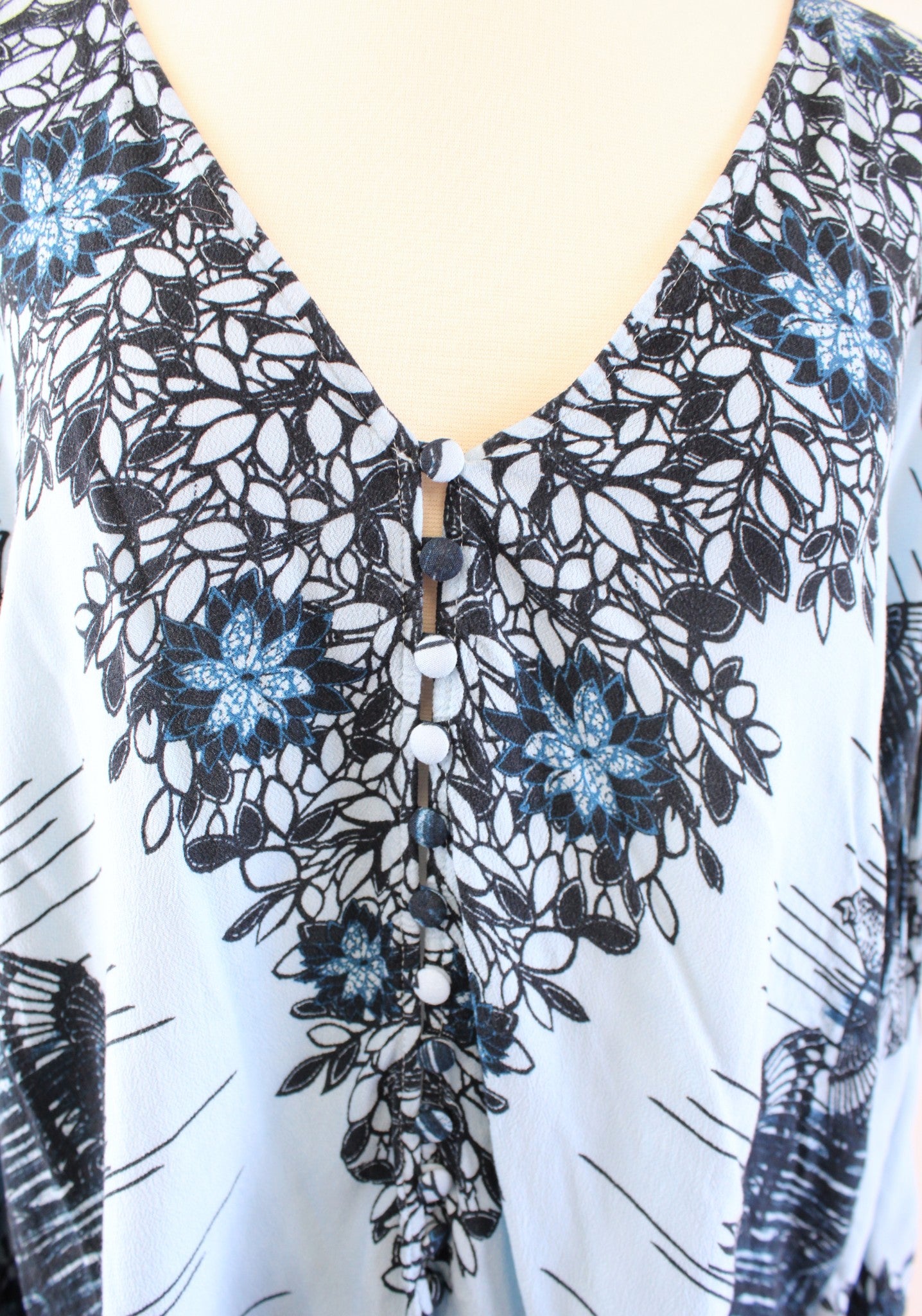 Free People Birds of a Feather Blue Floral Bird Print Top Blouse Size XS Boho