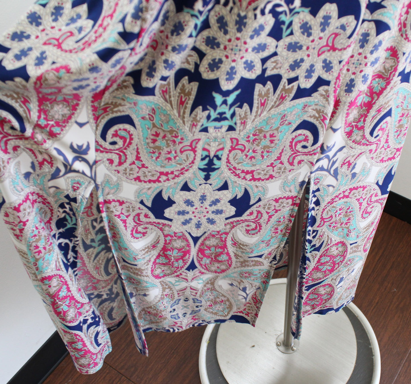 Chicos Geometric Paisley Print Sleeveless Jersey Maxi Dress Size 1 Blue Multi