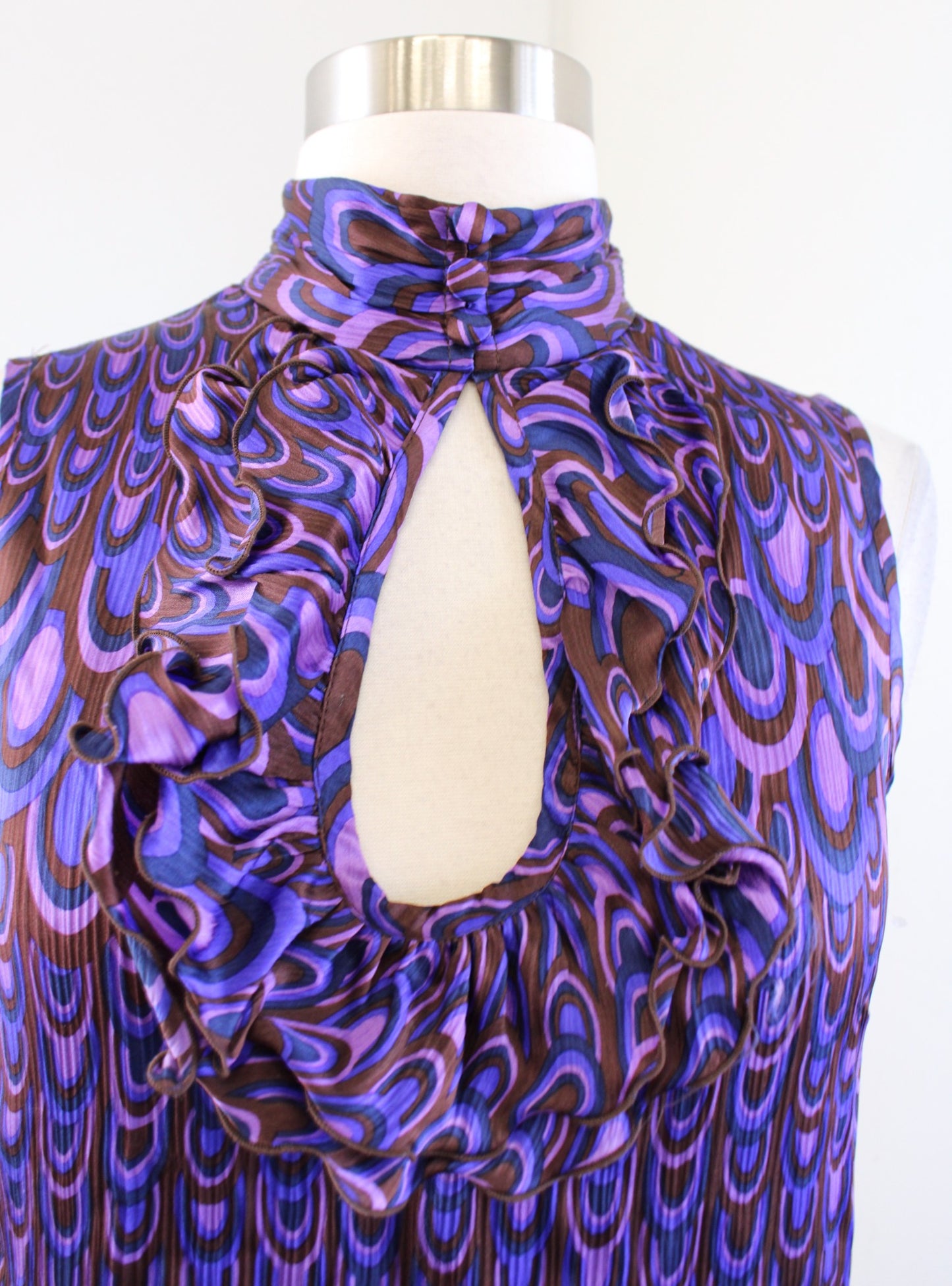 Nanette Leopore Purple Blue Geometric Print Silk Keyhole Collared Top Blouse 2 Sleeveless