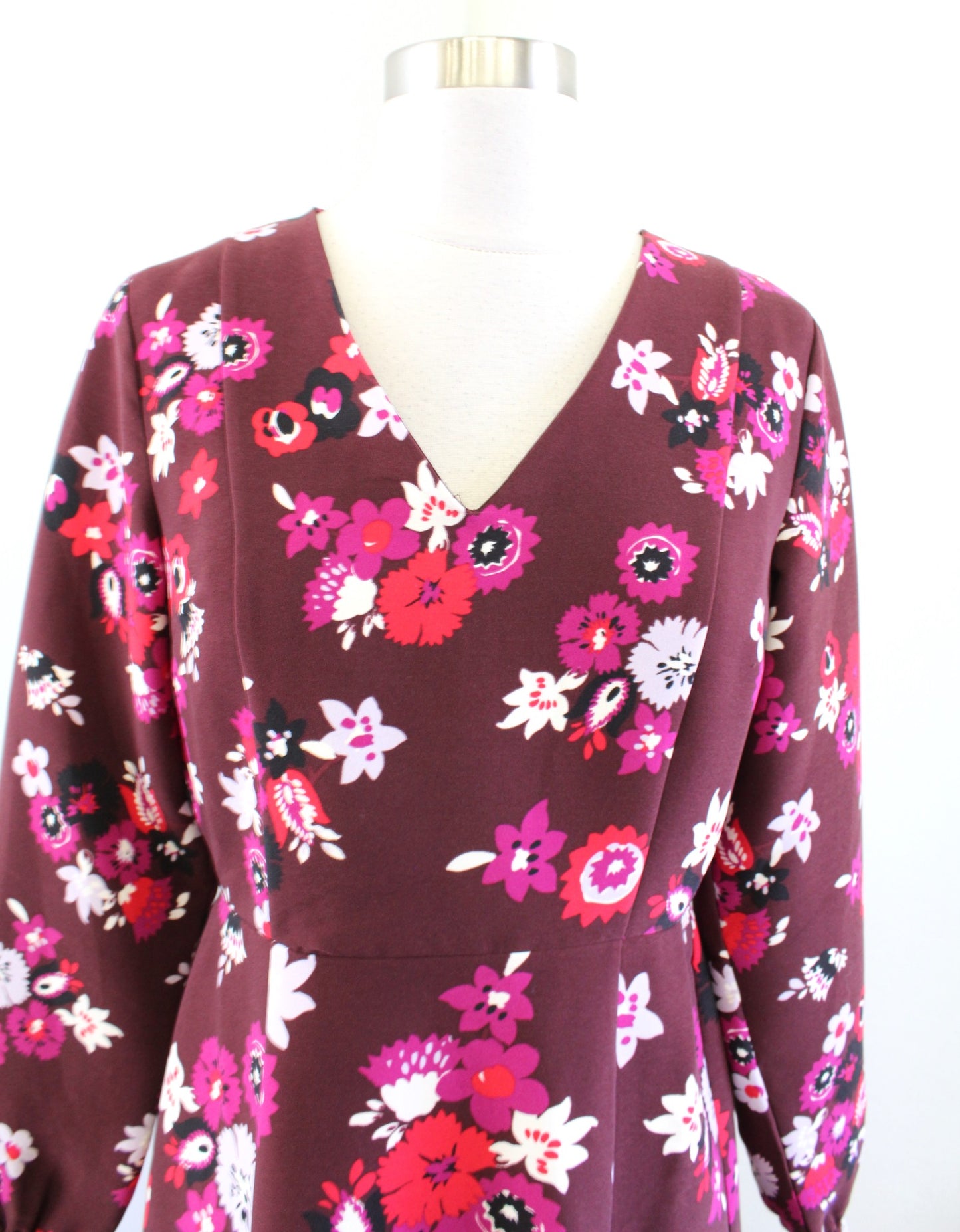 NWT Ann Taylor Burgundy Floral Print A Line Flared Dress Size 4P Pink Red V Neck