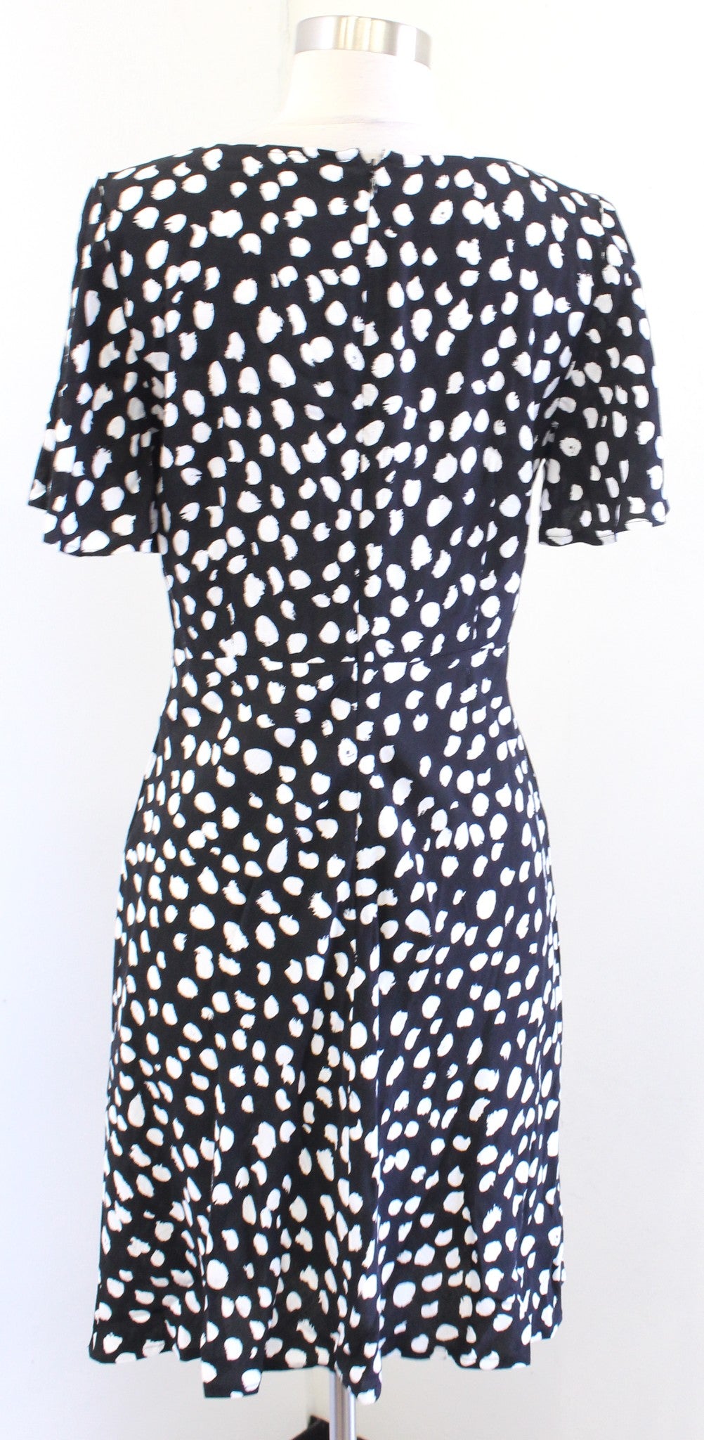 NWT Ann Taylor Loft Black White Spotted Tie Front V Neck Casual Dress Size PM MP