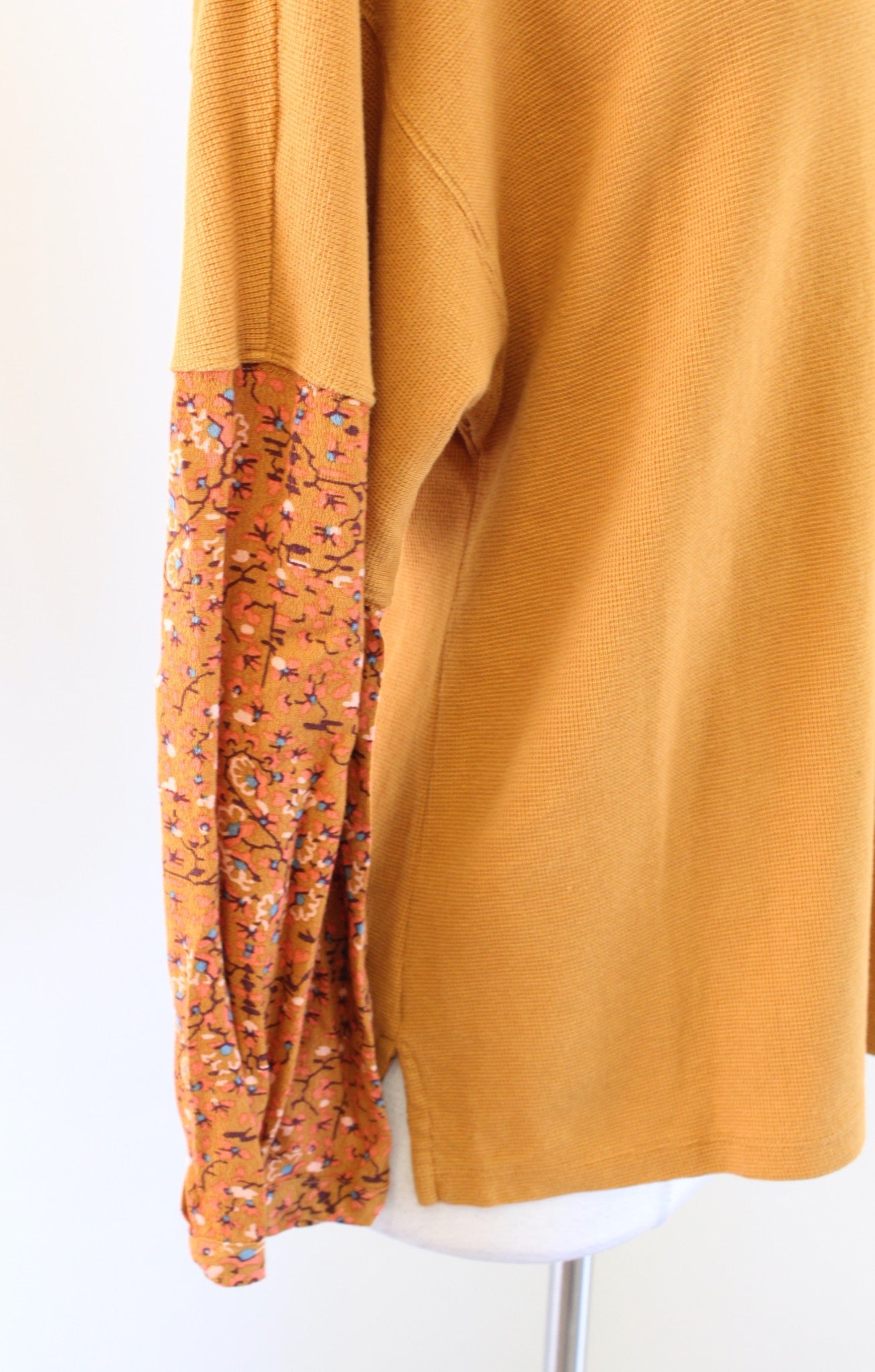 By Anthropologie Annette Orange/Yellow Floral Print Waffle Knit Top Blouse Sz XS Long Sleeve