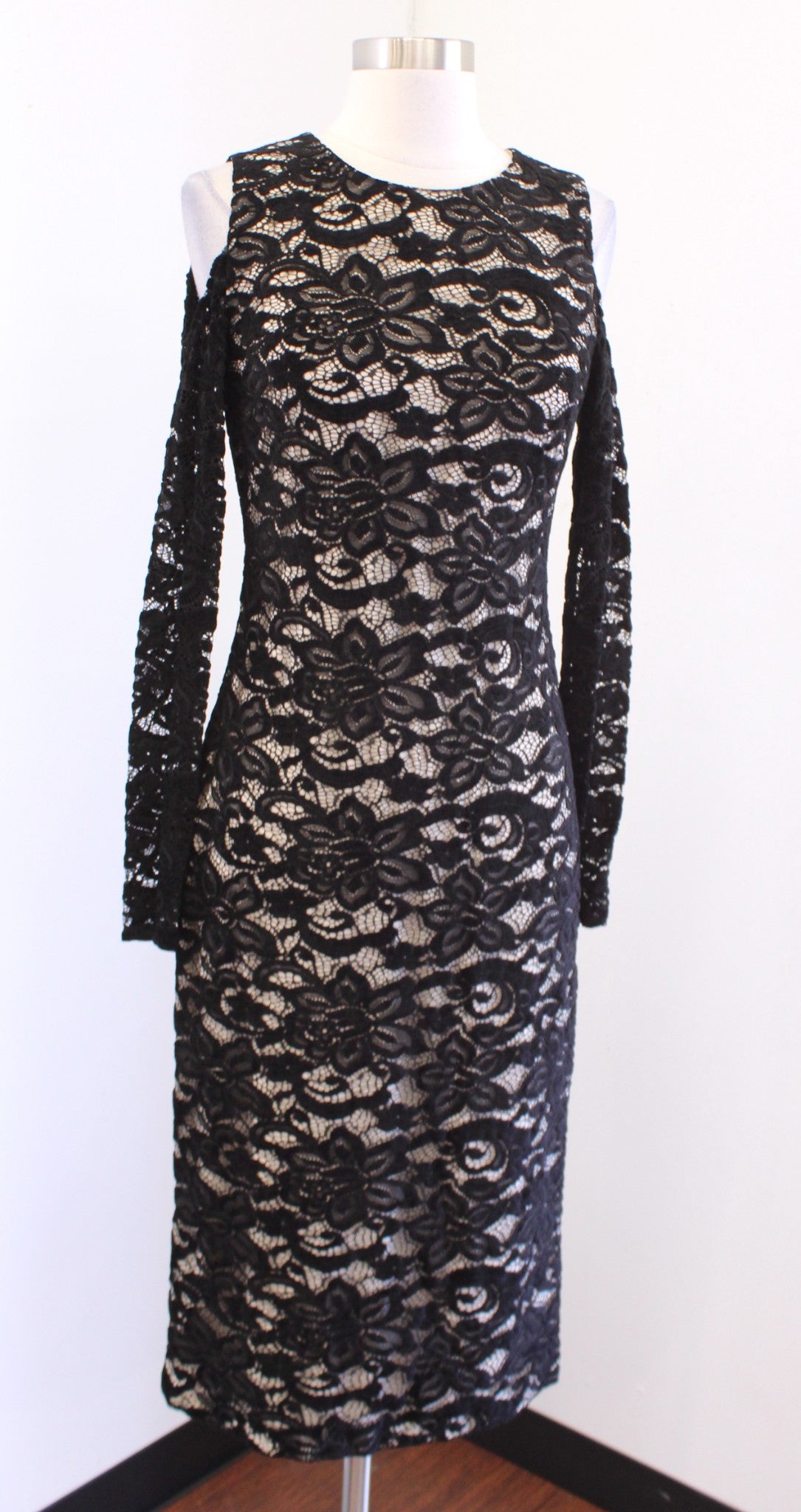 NWT $395 Alice and Olivia Laila Black Lace Illusion Cold Shoulder Dress Size 6