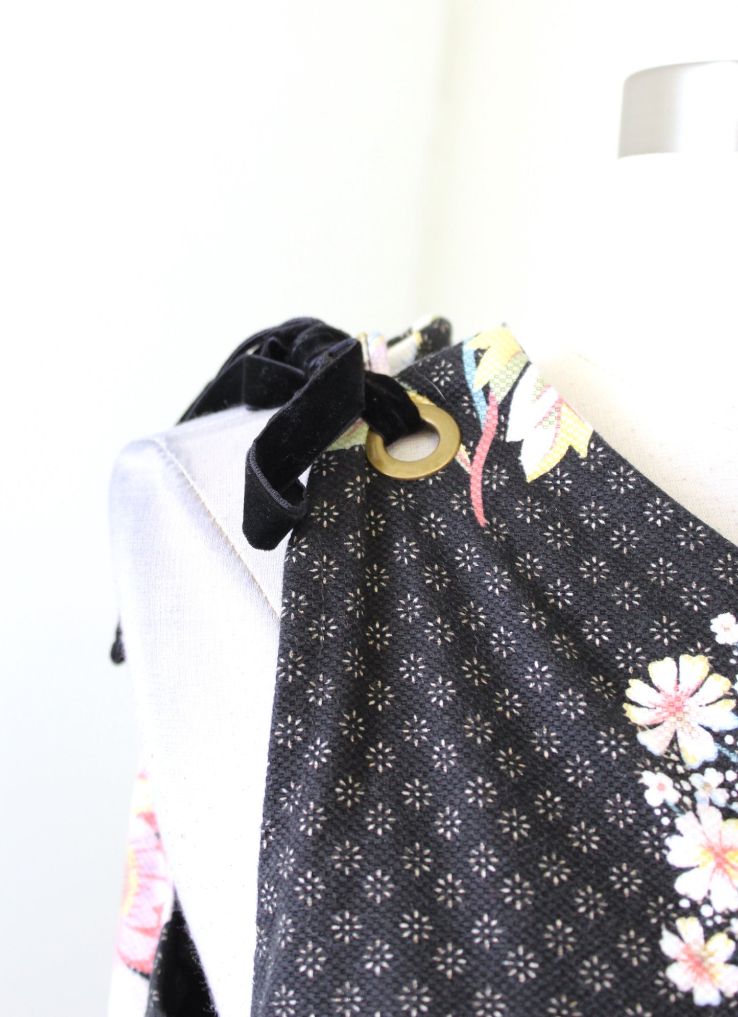 Maeve Anthropologie Ashbury Black Floral One Shoulder Shift Dress Size 8 Bow