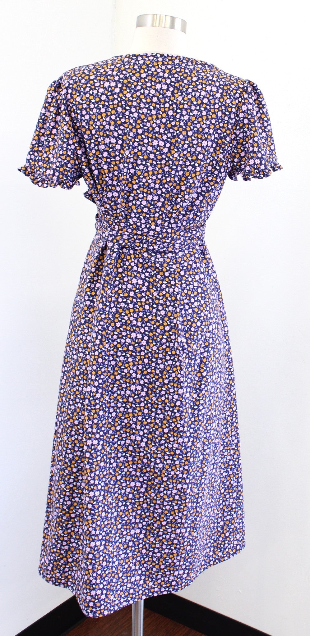 Draper James Miranda Ditsy Floral Print Ruffle Sleeve Midi Wrap Dress sz 4 Navy