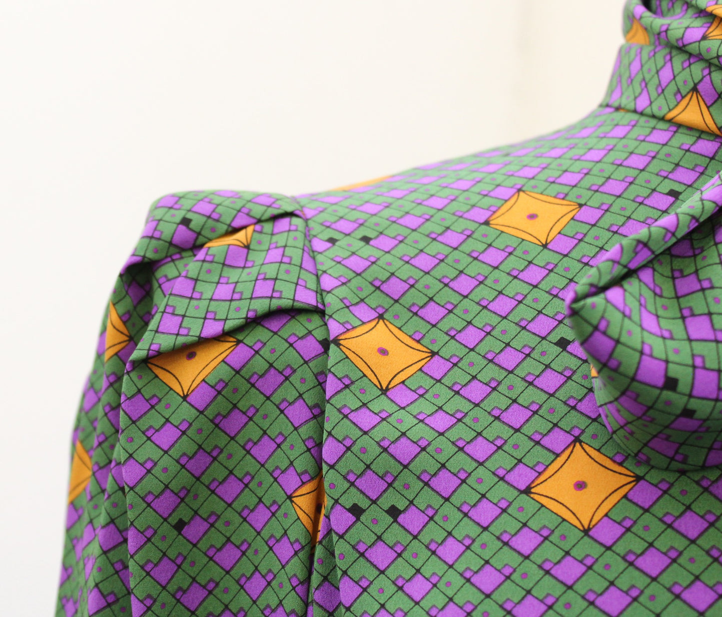 Vtg Miss O Oscar de La Renta Silk Tie Neck Pussybow Blouse Size 10 Green Purple