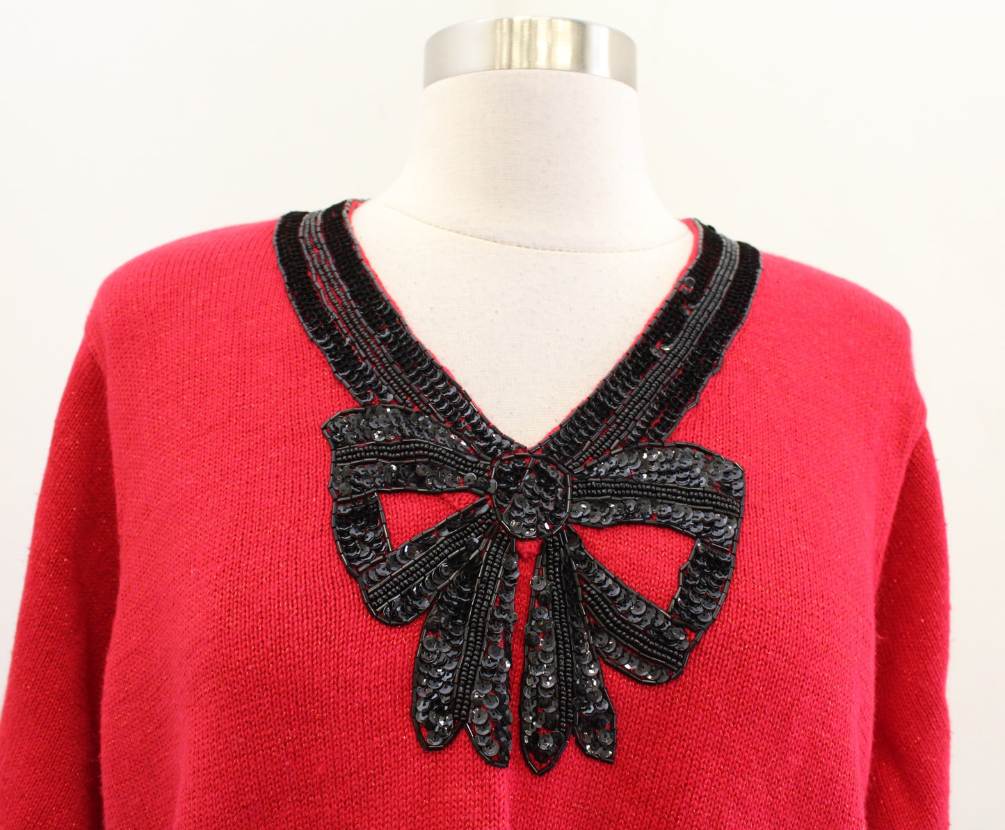 Janes Closet Red Metallic Shimmer Bow Sequin Embellished Pullover Sweater Size L