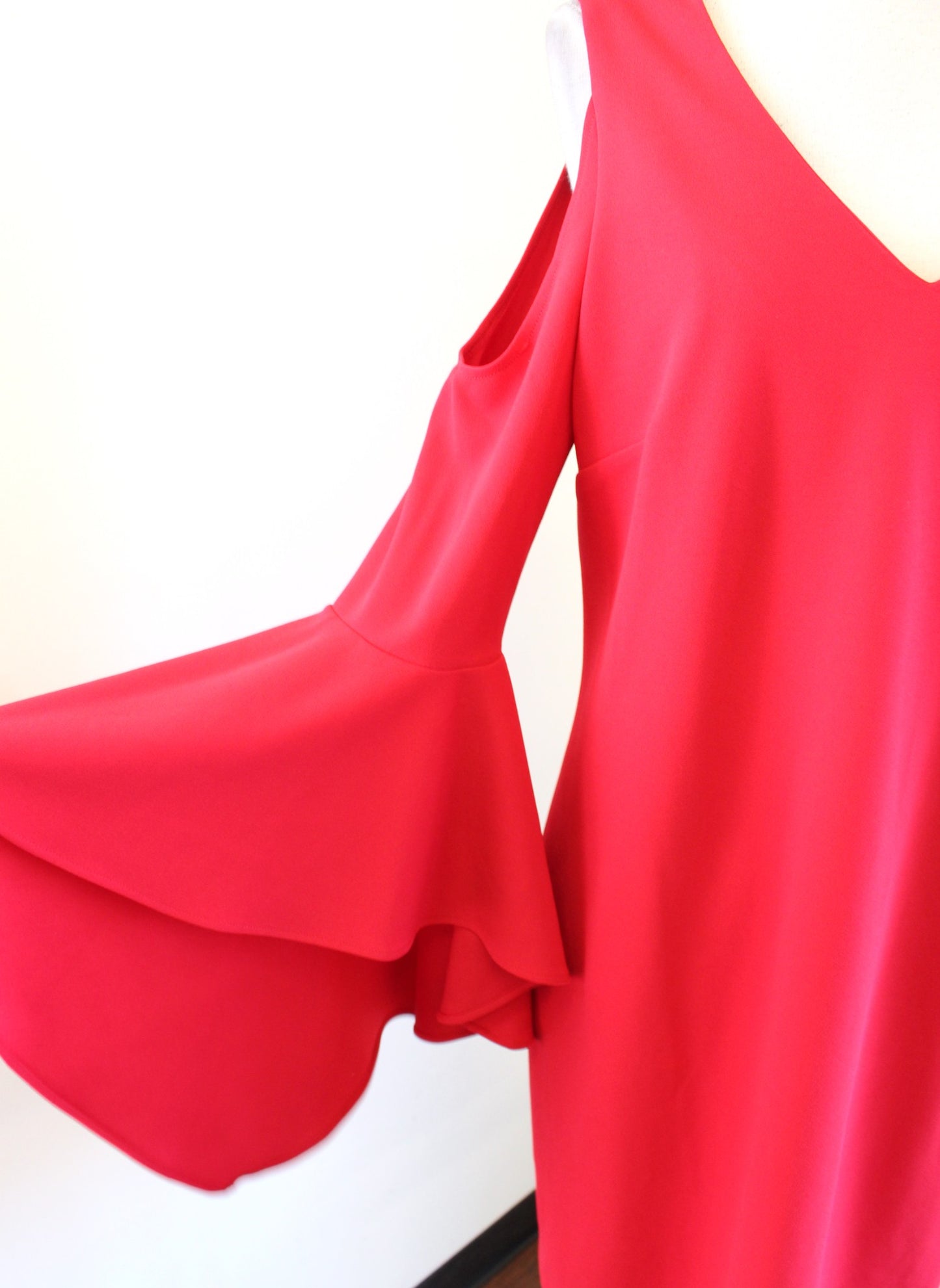 Vince Camuto Red Choker Collar Keyhole Ruffle Bell Sleeve Dress Cocktail Size L