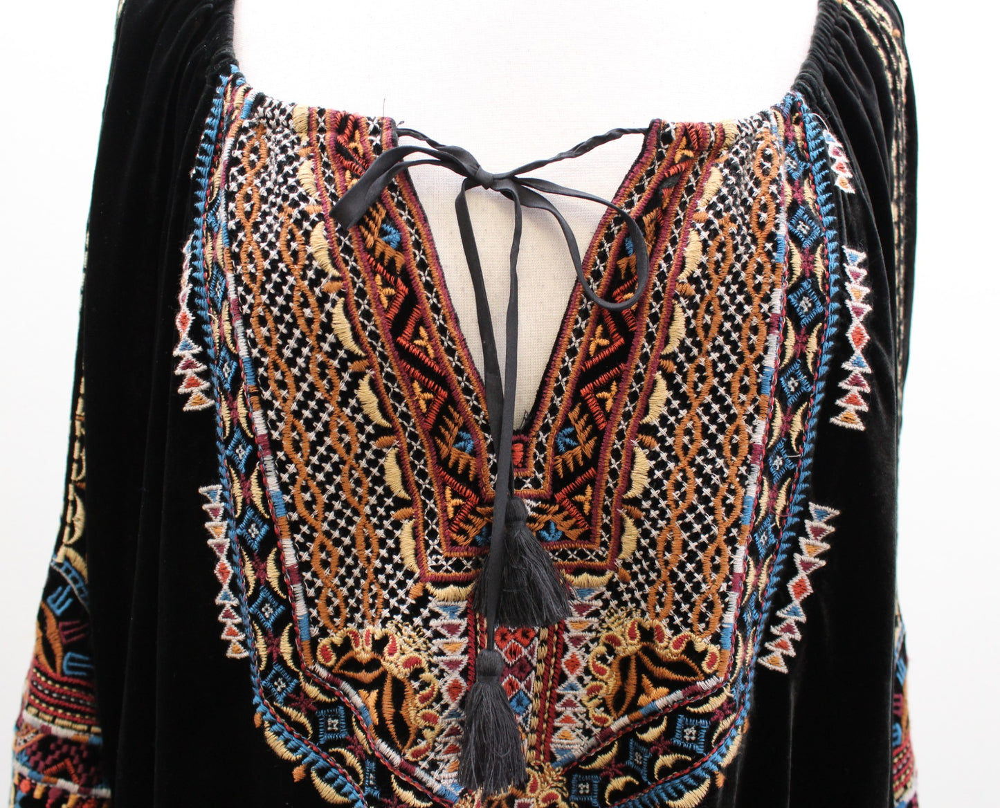 Johnny Was Naomi Black Velvet Embroidered Peasant Top Blouse Size 1X Tie Neck