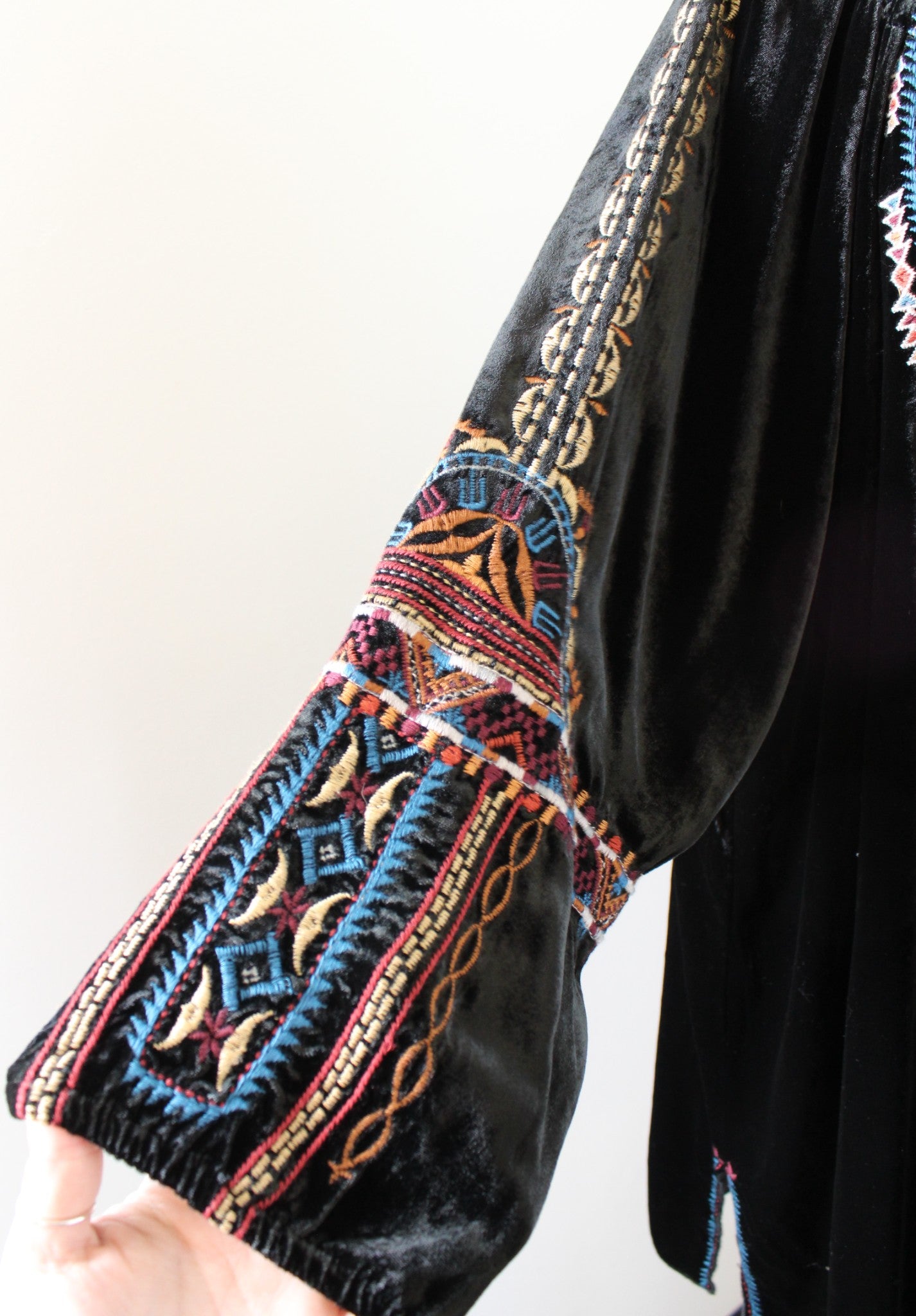 Johnny Was Naomi Black Velvet Embroidered Peasant Top Blouse Size 1X Tie Neck