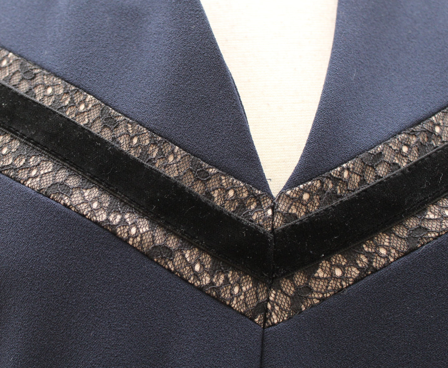 Ivanka Trump Navy Blue Velvet Lace Trim Flounce Hem Dress Size 8 Short Sleeve