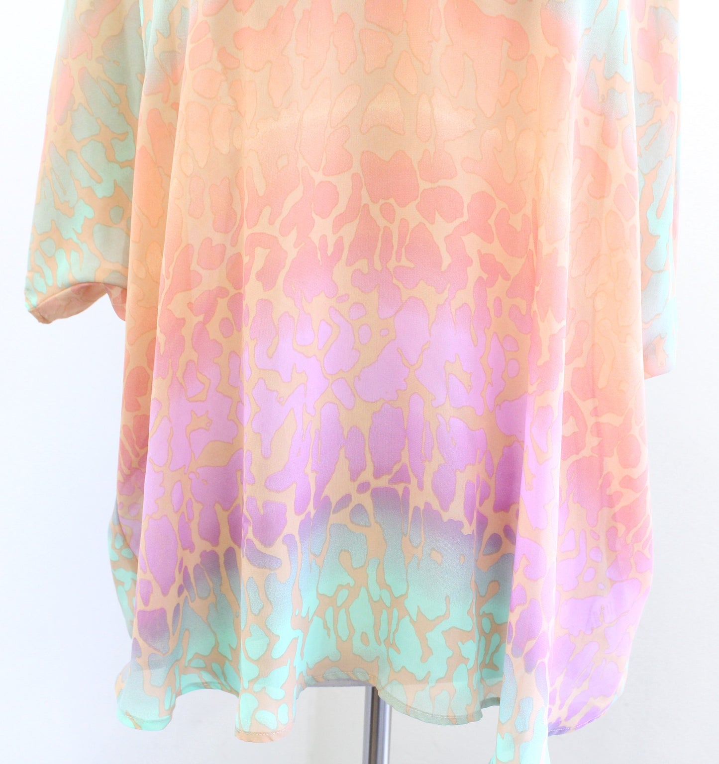 NWT Show Me Your Mumu Shook Pastel Cheetah Print Tunic Top Blouse Size XS V Neck