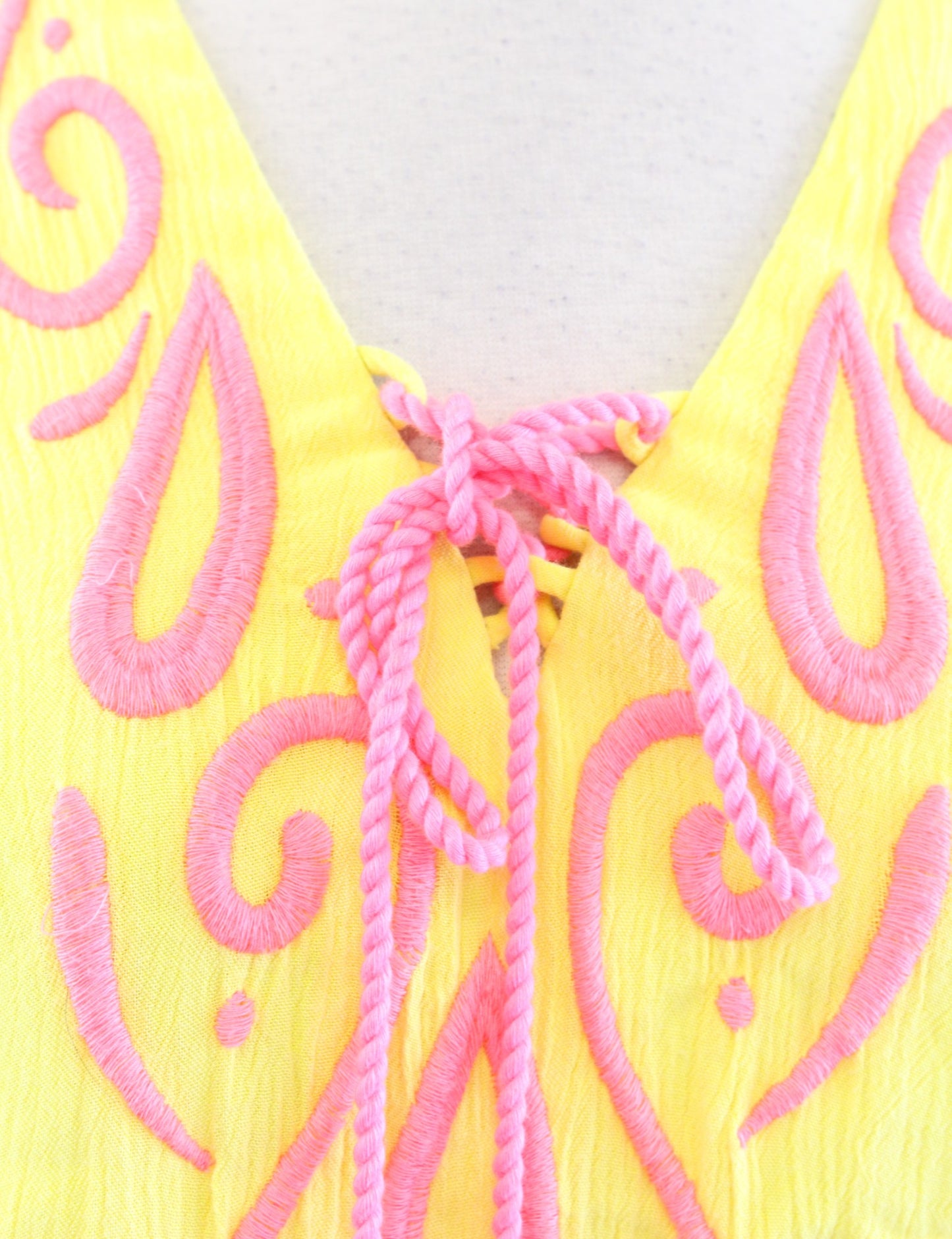 Lilly Pulitzer Bethany Sweet Tarty Embroidered Tassel Shift Dress XS Yellow Pink