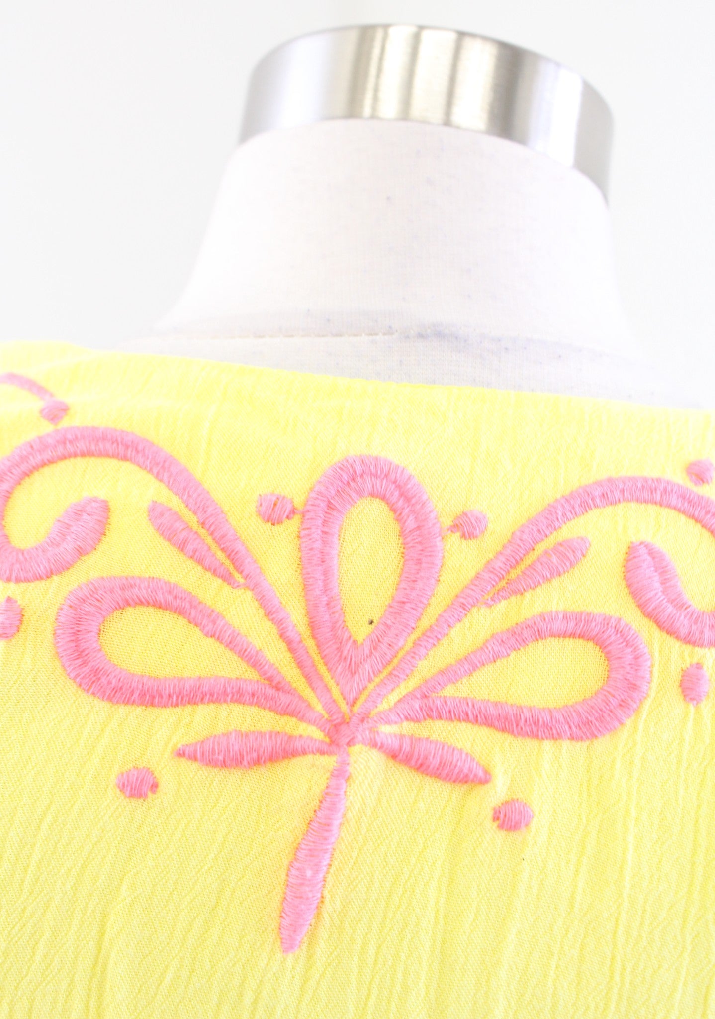 Lilly Pulitzer Bethany Sweet Tarty Embroidered Tassel Shift Dress XS Yellow Pink