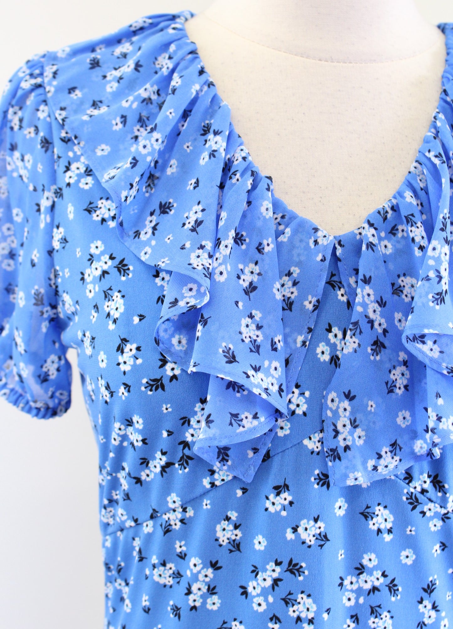 Karl Lagerfeld Blue Ditsy Floral Ruffle Flutter Jersey Dress Size 2 Flounce Hem