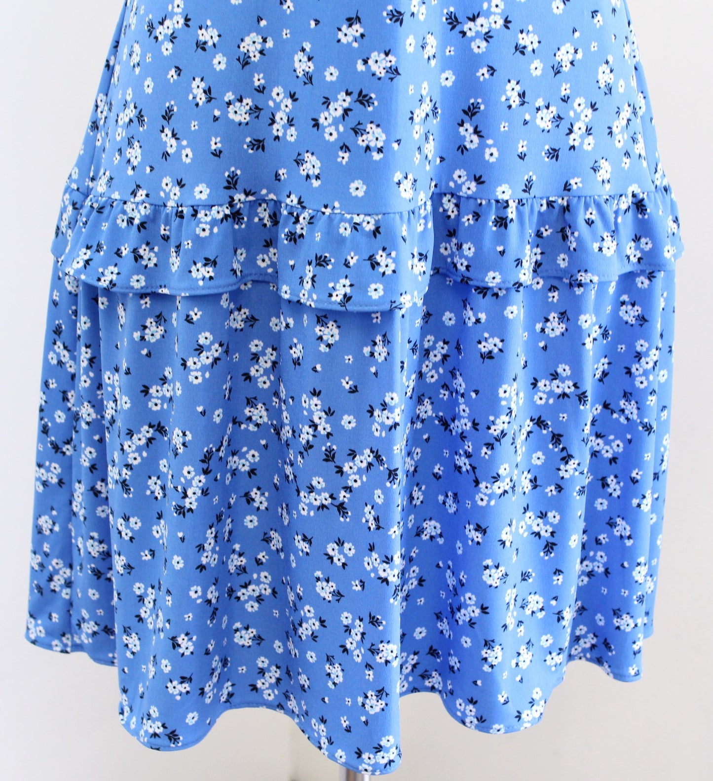 Karl Lagerfeld Blue Ditsy Floral Ruffle Flutter Jersey Dress Size 2 Flounce Hem