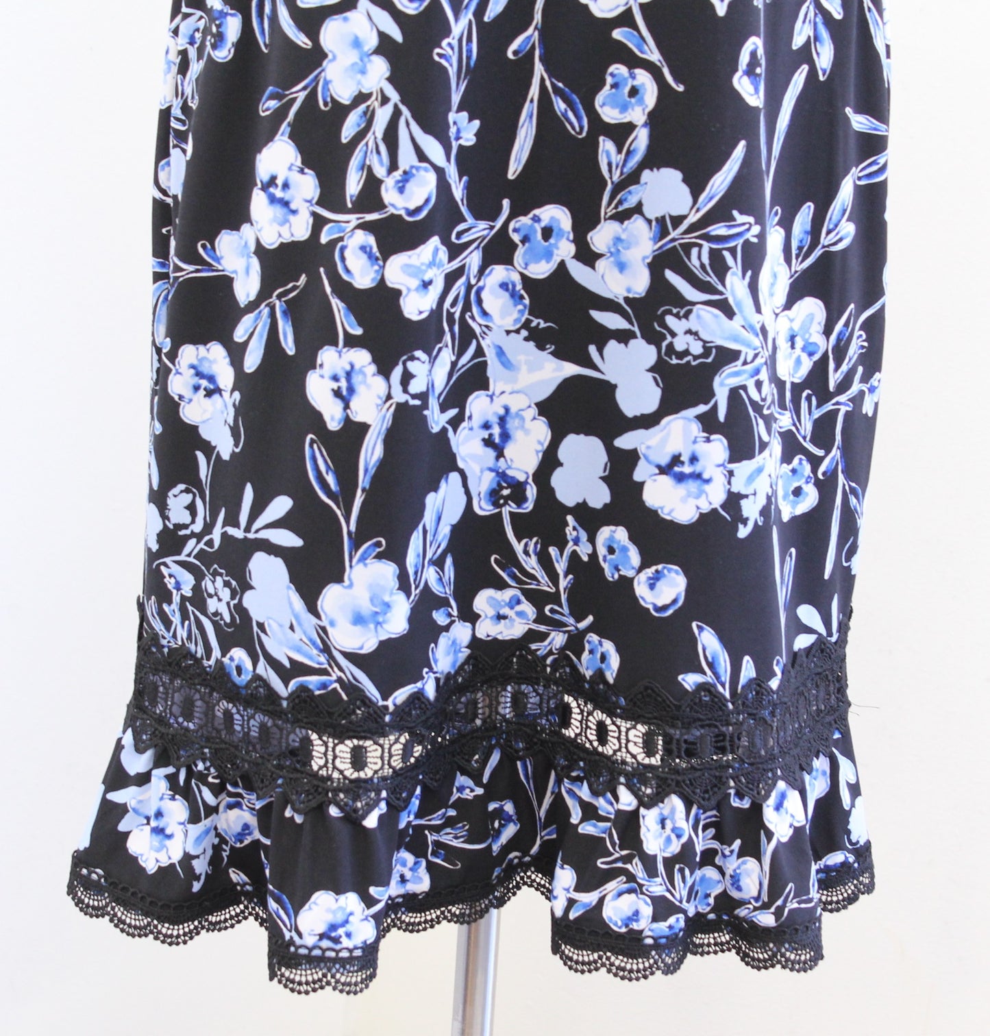 Karl Lagerfeld Black Blue Floral Print Ruffle Flounce Sheath Dress Size 4 Lace