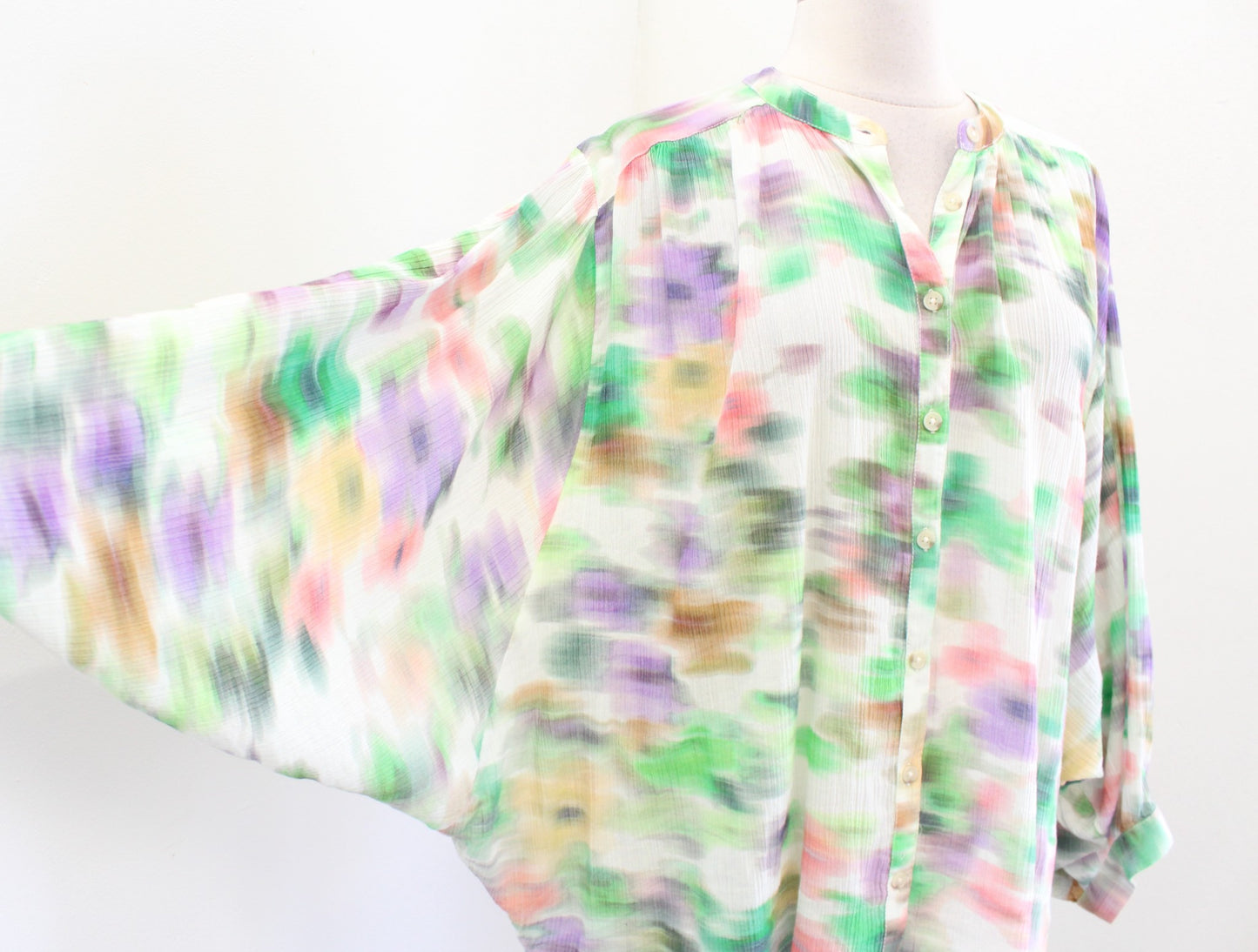 Pilcro Anthropologie the Sidney Batwing Sleeve Top Blouse Size M Watercolor