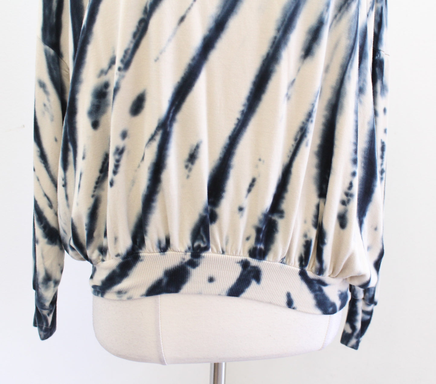 Young Fabulous and Broke Tie Dye Soft Stretchy Knit Sweatshirt Top Size XS Blue