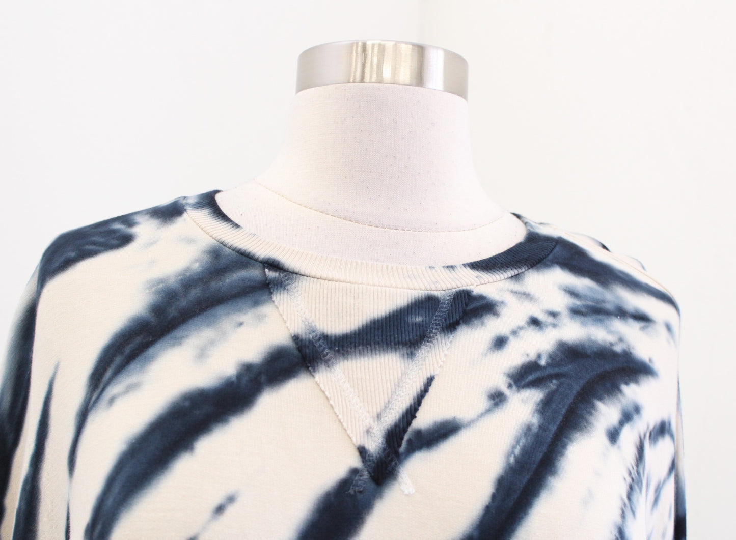 Young Fabulous and Broke Tie Dye Soft Stretchy Knit Sweatshirt Top Size XS Blue